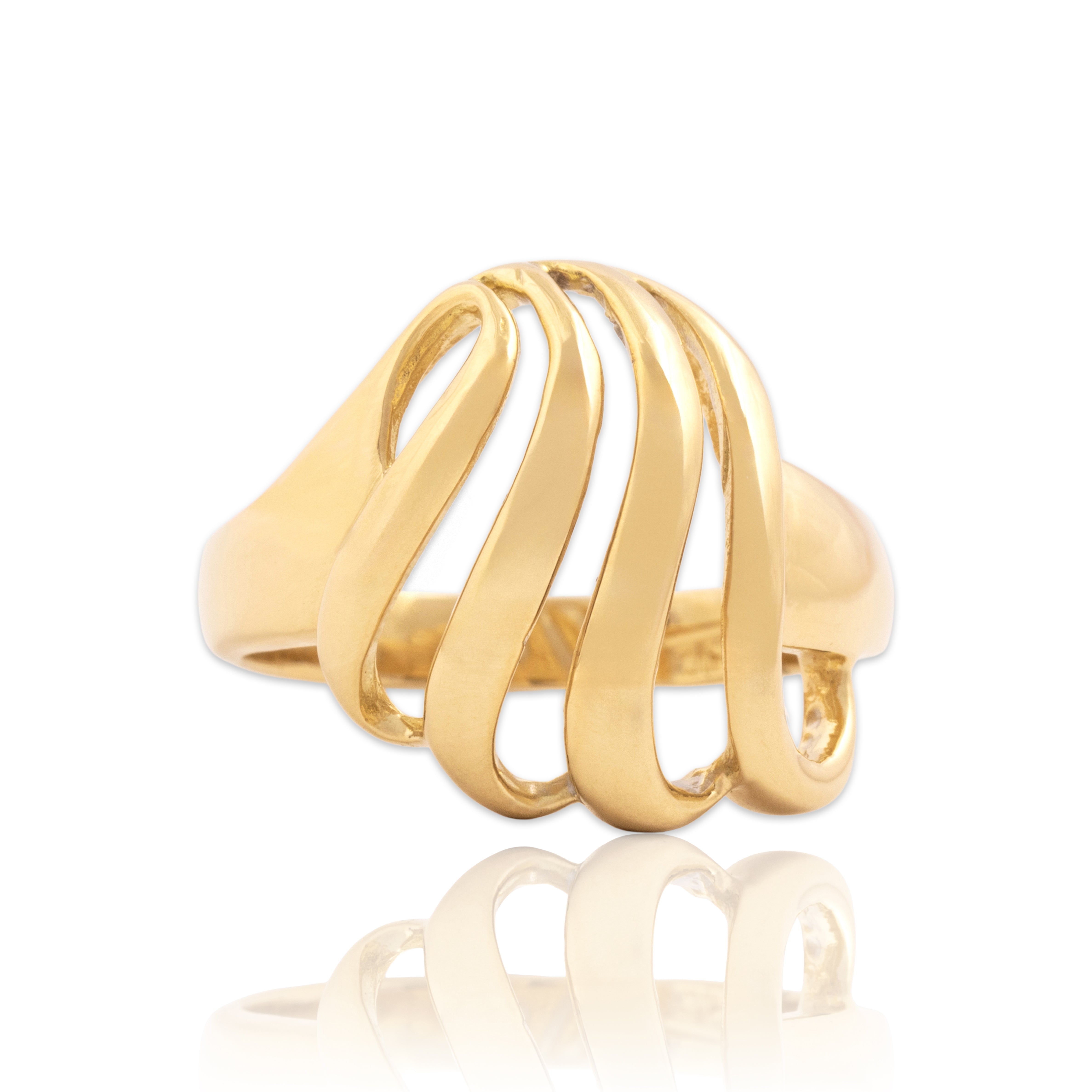Vintage Egyptian 18k Yellow Gold Striking Swirling Shell Ring - Close-up view