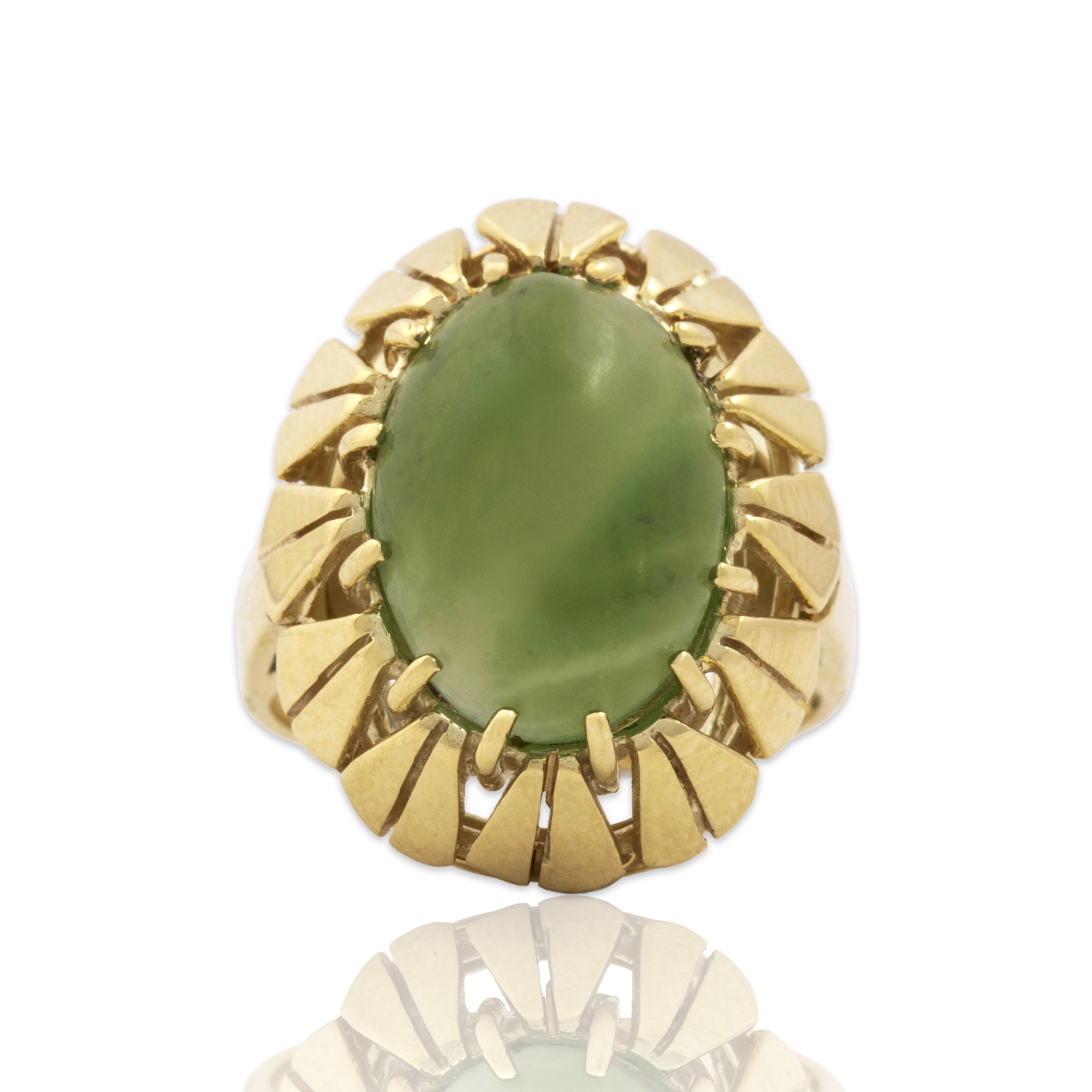 Vintage 14k Yellow Gold 4.54ct Jade Geometric Basket Cabochon Cocktail Ring - Close-up view