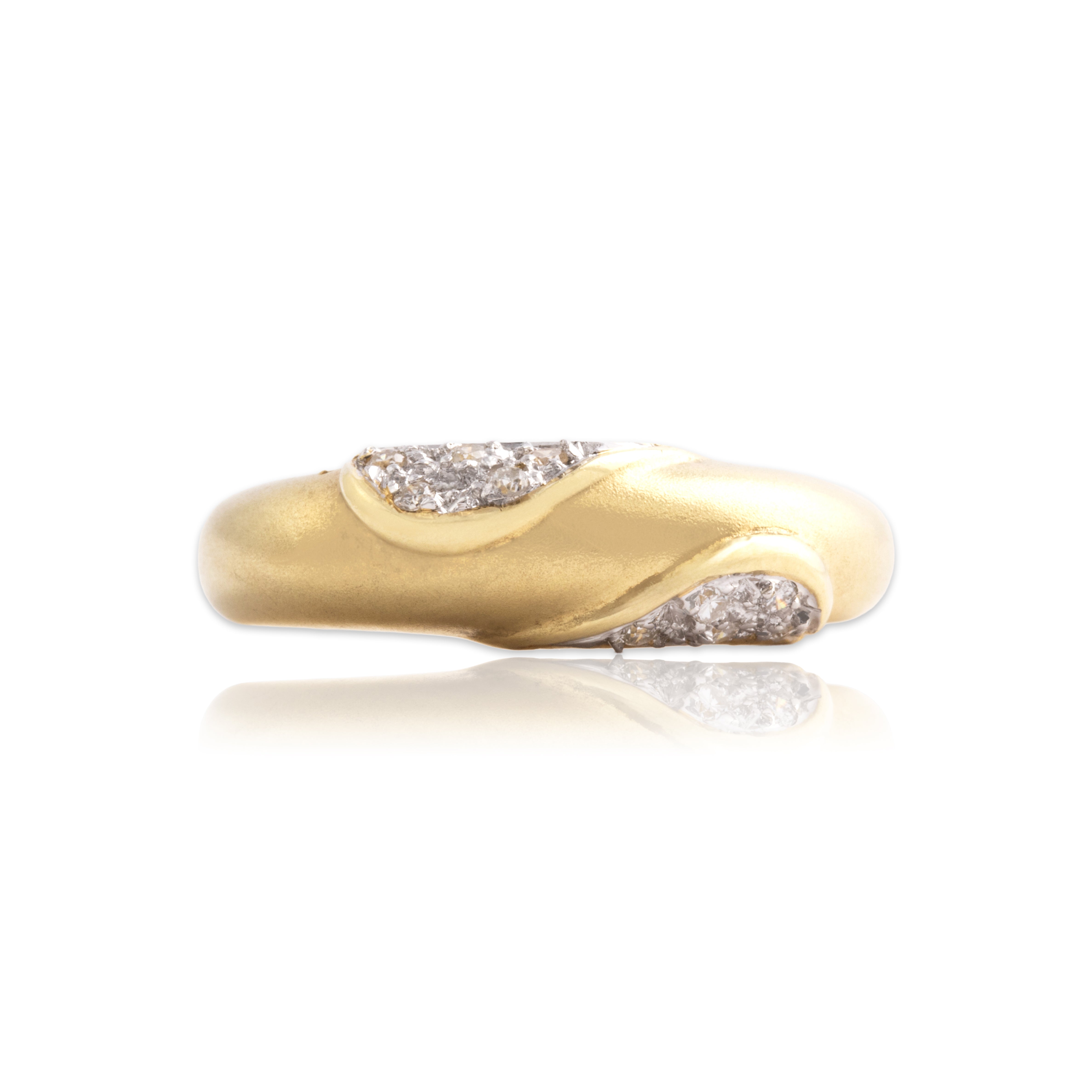 Vintage 14k Yellow Gold Diamond Brushed Wavy Sectioned Band Ring - Close-up view