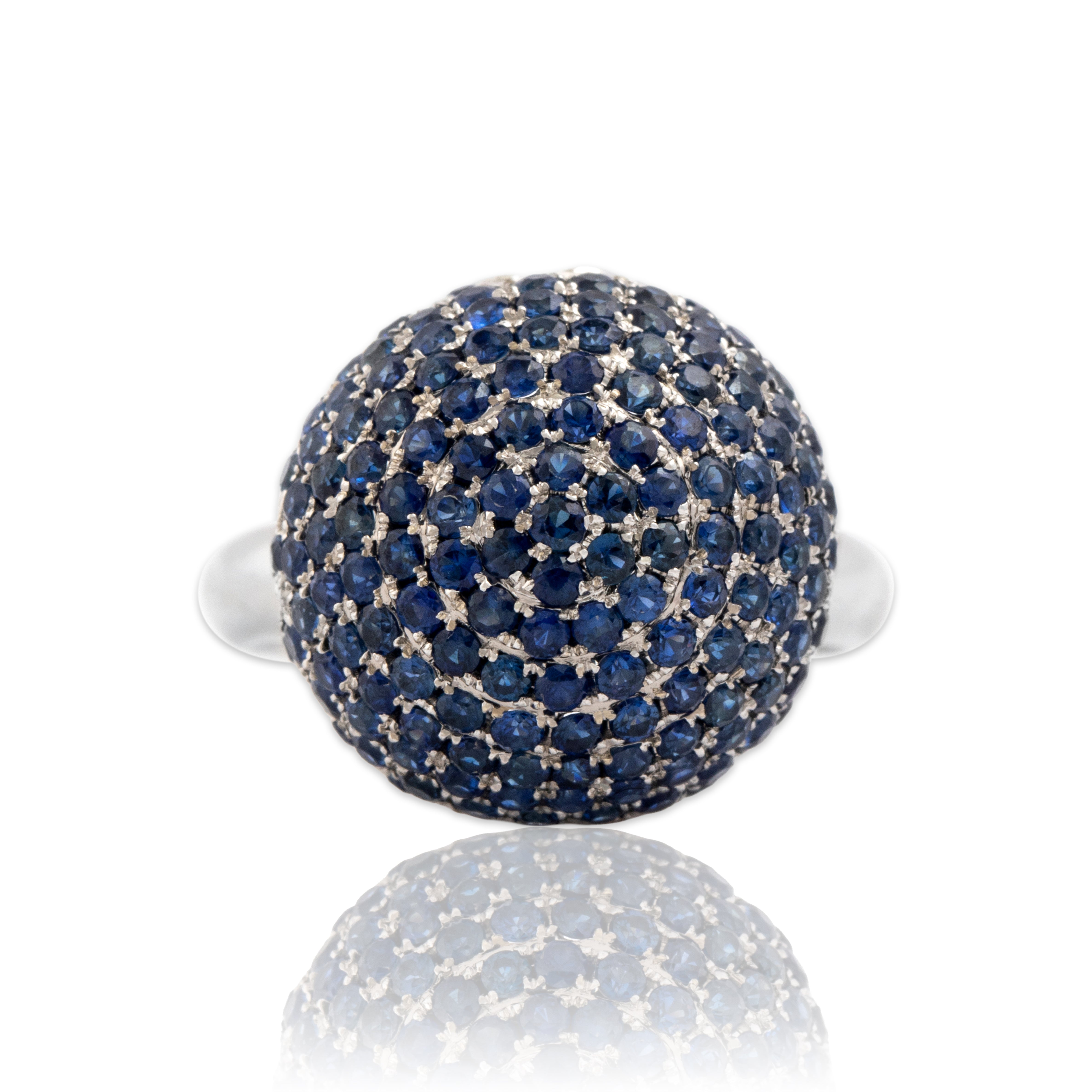Vintage Large 18k White Gold 1.86cttw Blue Sapphire Rose Detail Orb Ring  - Close-up view
