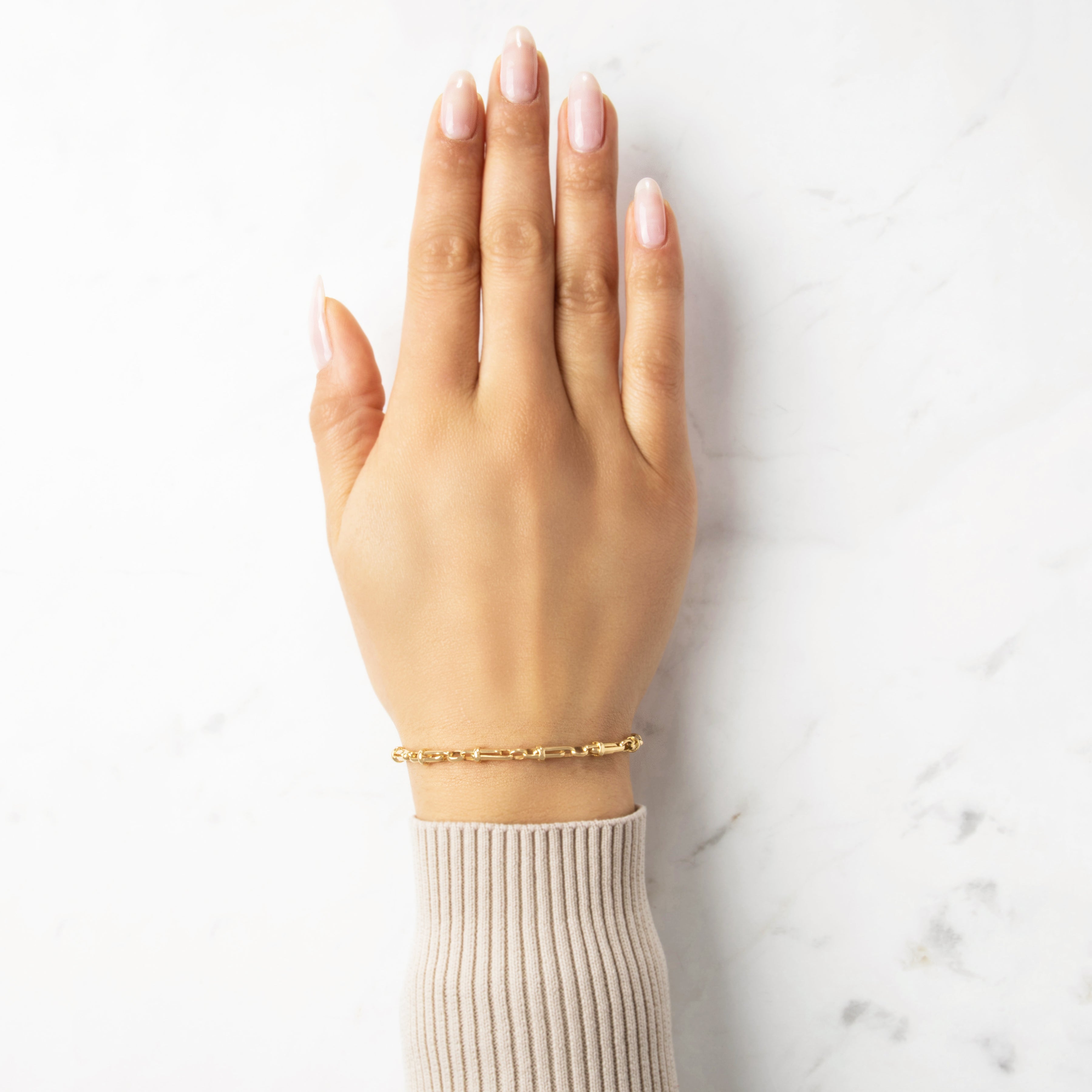Vintage 18k Yellow Gold Wonderful Dimensional Wrapped Bar Link Bracelet - On model view