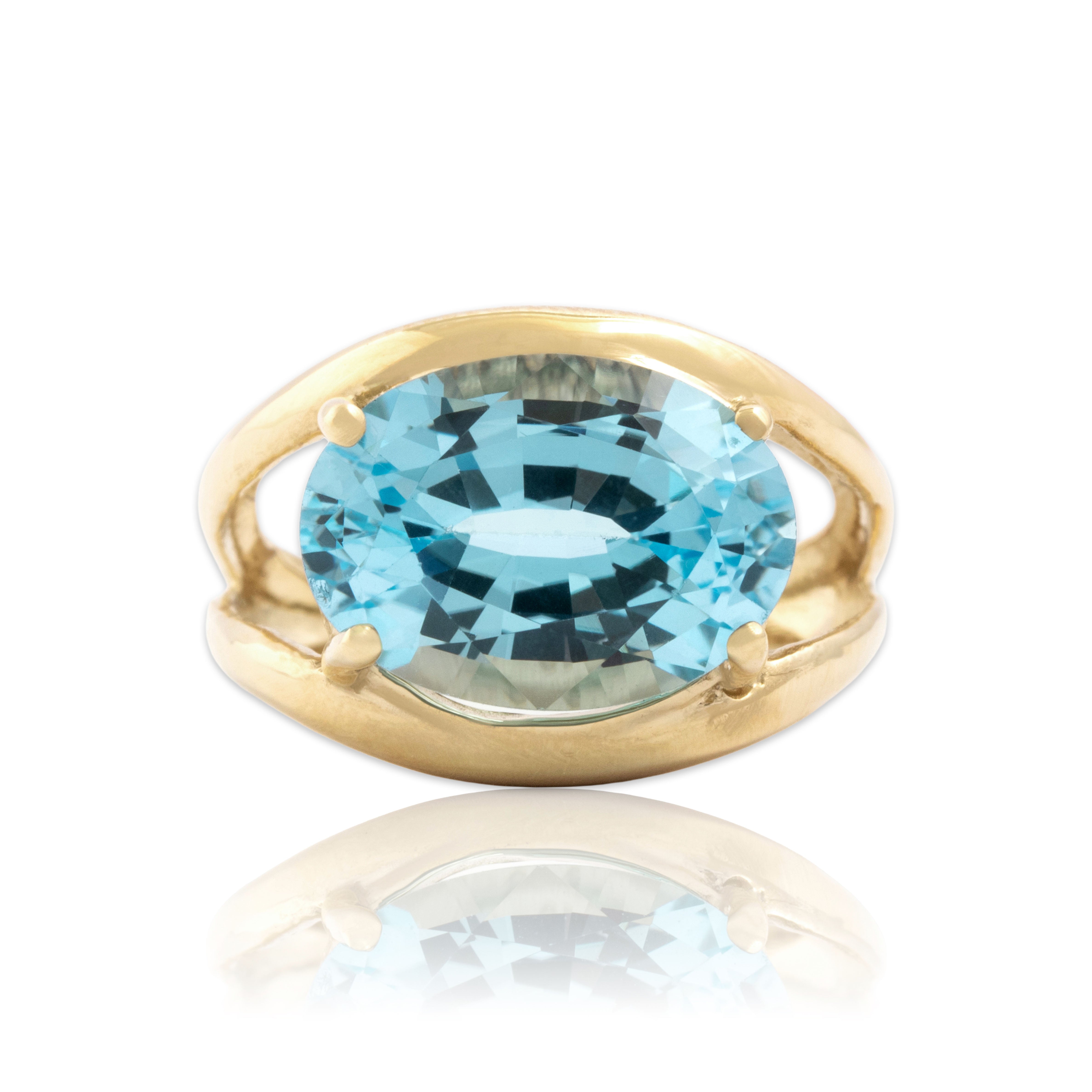 Vintage 14k Yellow Gold 6.81ct Blue Topaz Refined East-West Oval Ring 6.00