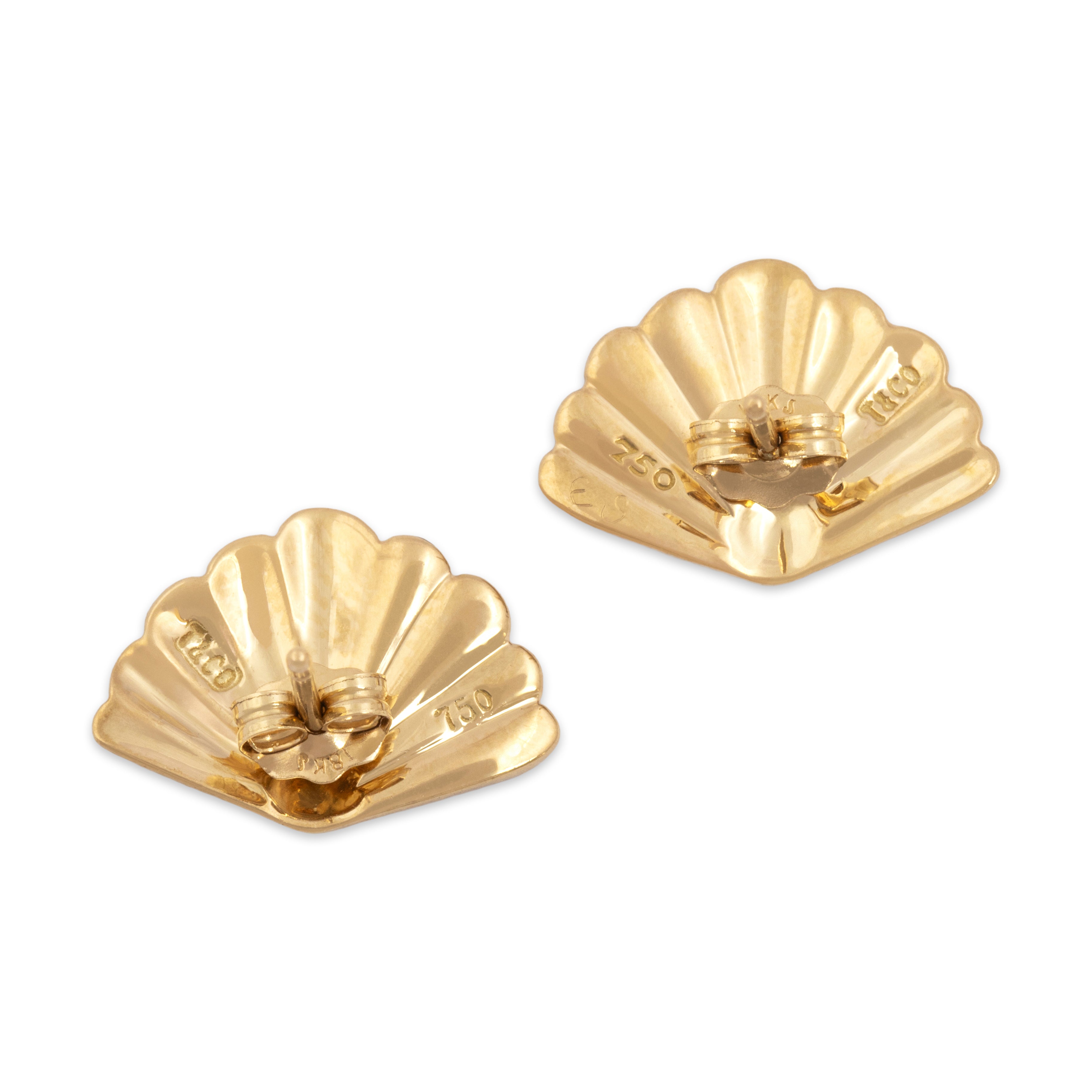 Vintage 18k Yellow Gold Coastal Shell Stud Earrings - Back view