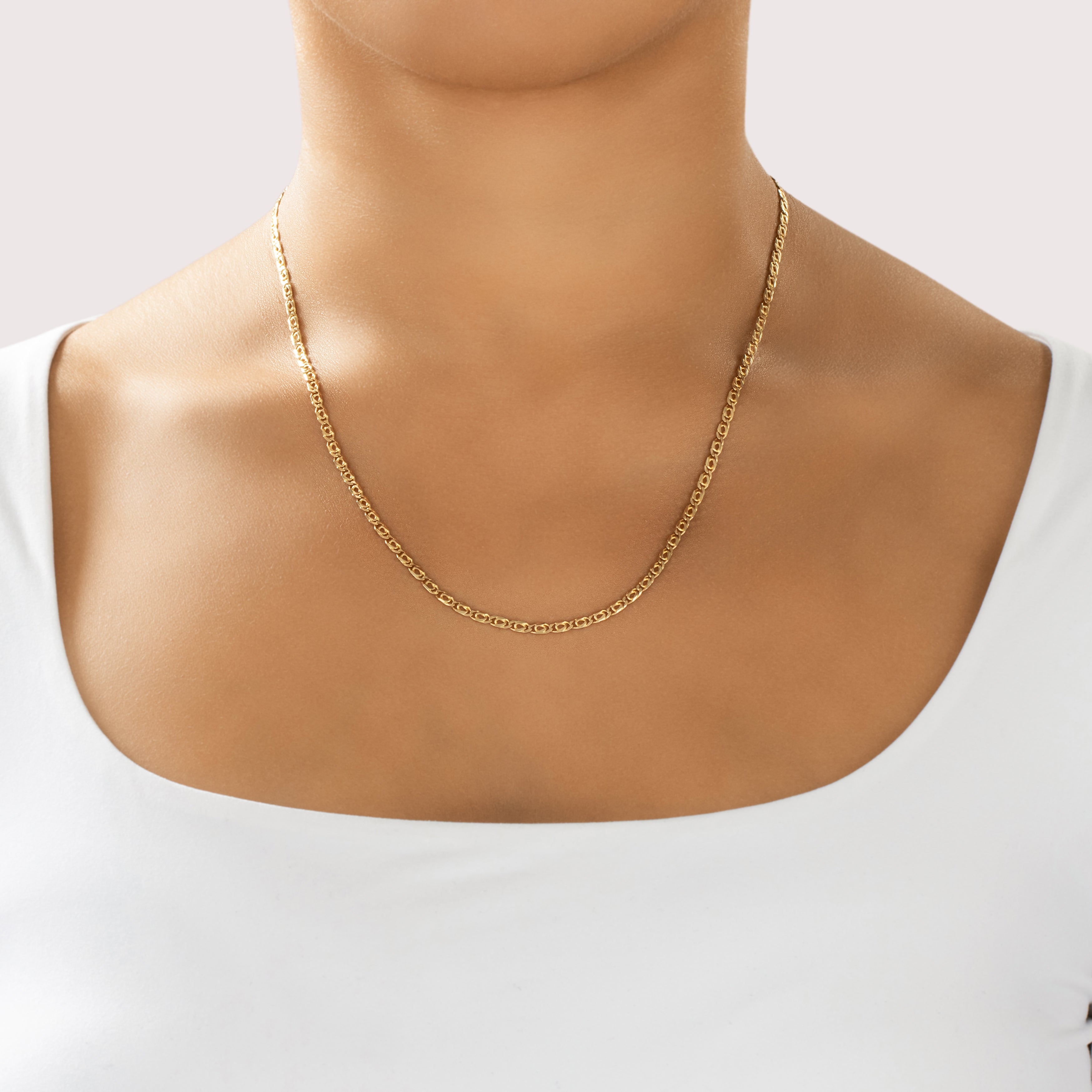 Vintage Italian 14k Yellow Gold Sleek Flat Snail Link 2.8mm (At Chain) Chain - On model view