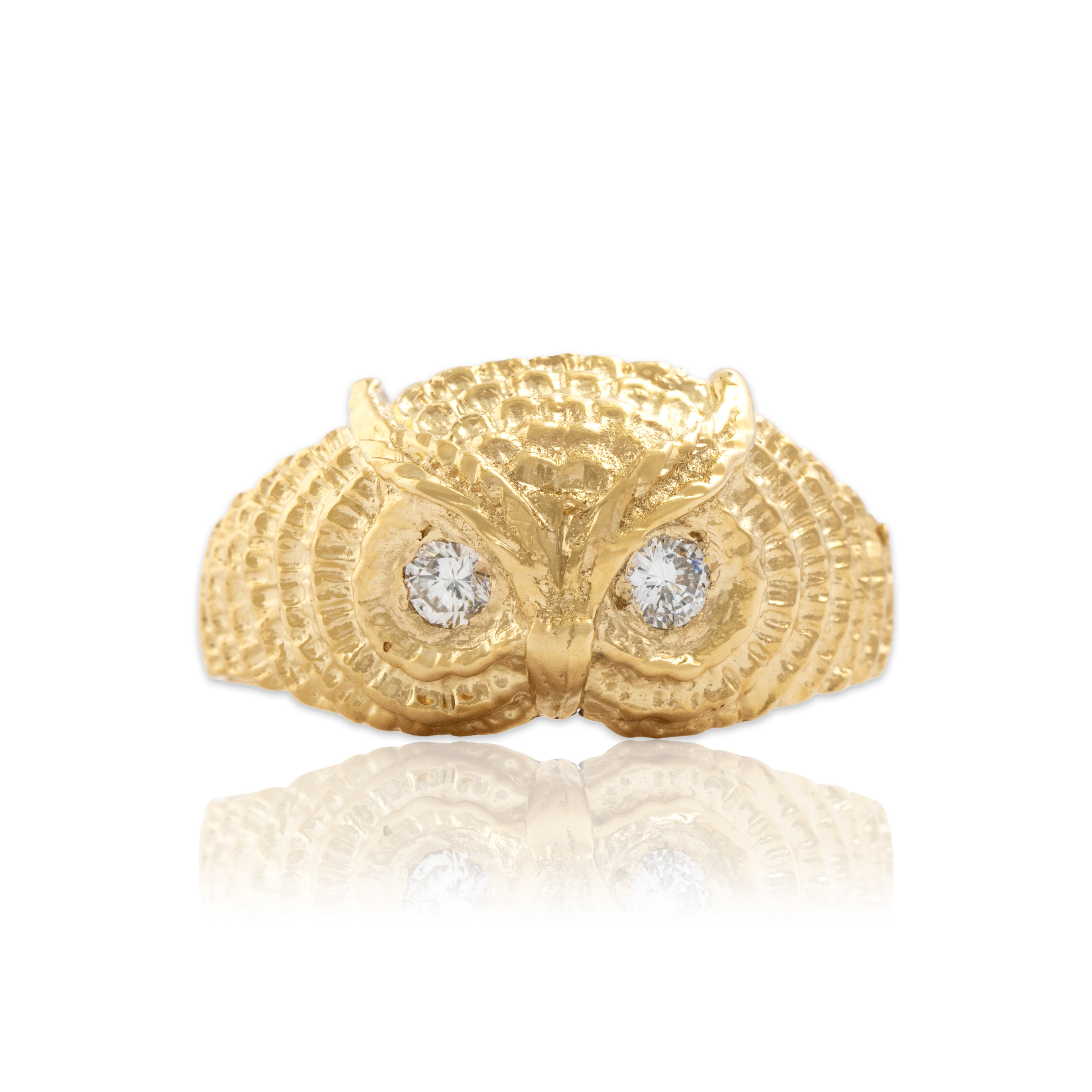 Vintage 18k Yellow Gold Diamond Sagacious Owl Ring - Close-up view
