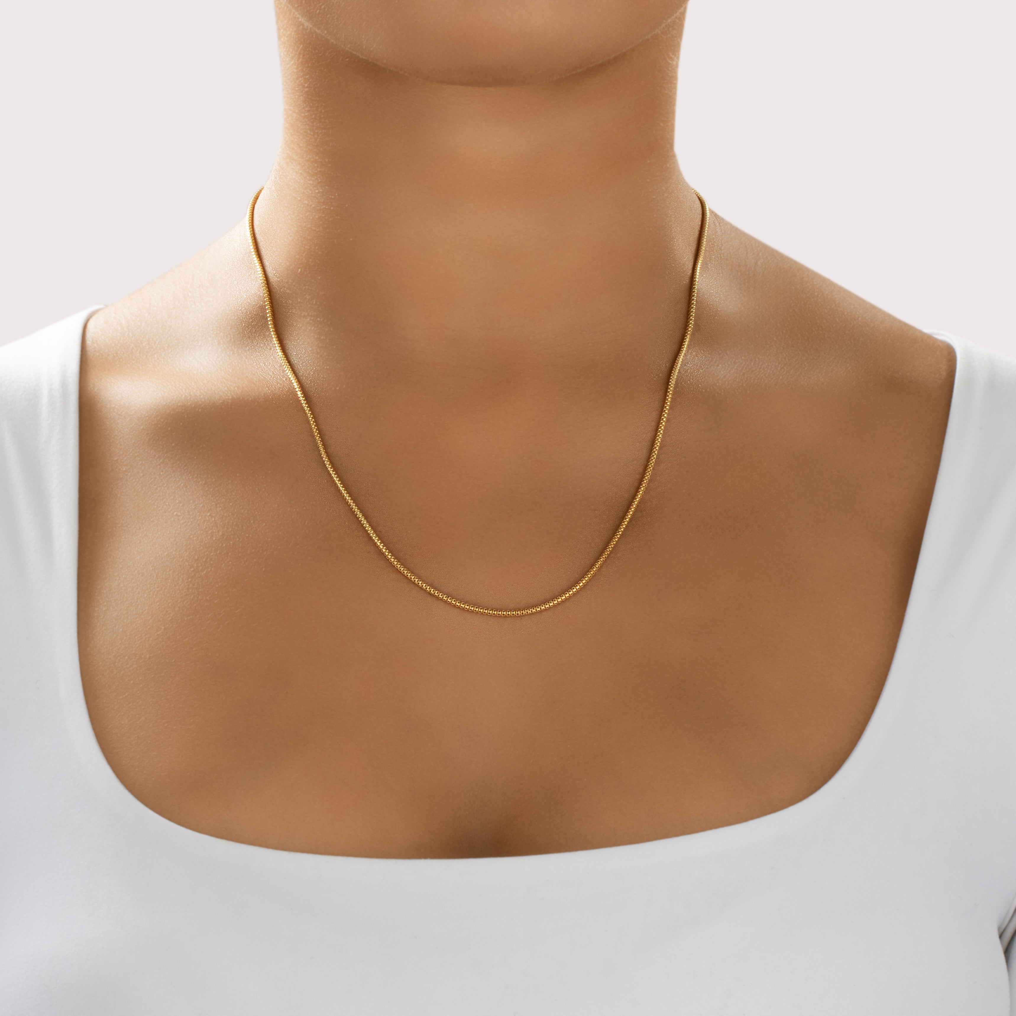 Vintage Italian 18k Yellow Gold Rounded Box Link 1.6mm Chain - On model view