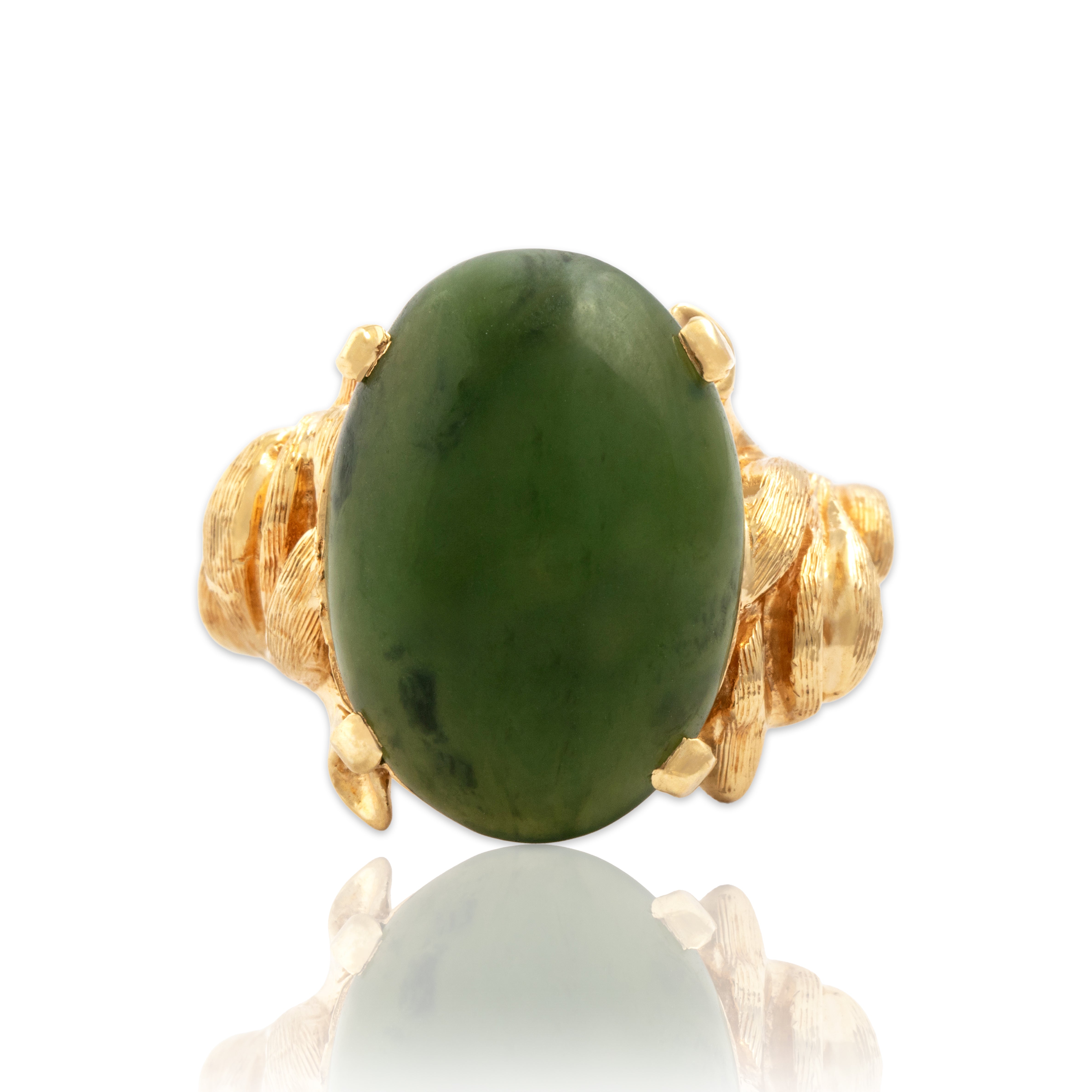 Vintage Heavy 14k Yellow Gold 9.67ct Jade Leafy Shoulder Ring - Close-up view