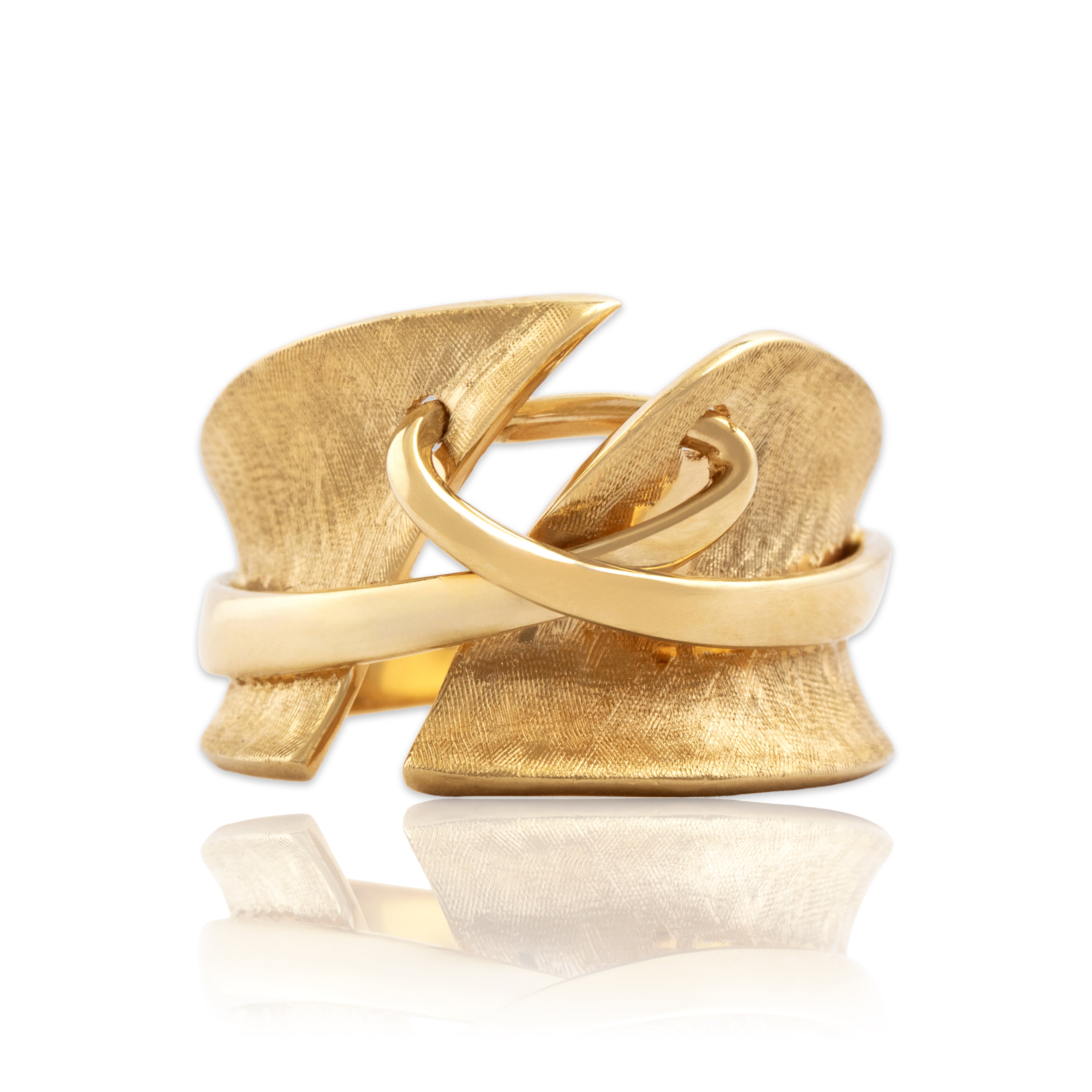 Vintage Italian 14k Yellow Gold Bold Brushed Belted Band Ring - Close-up view