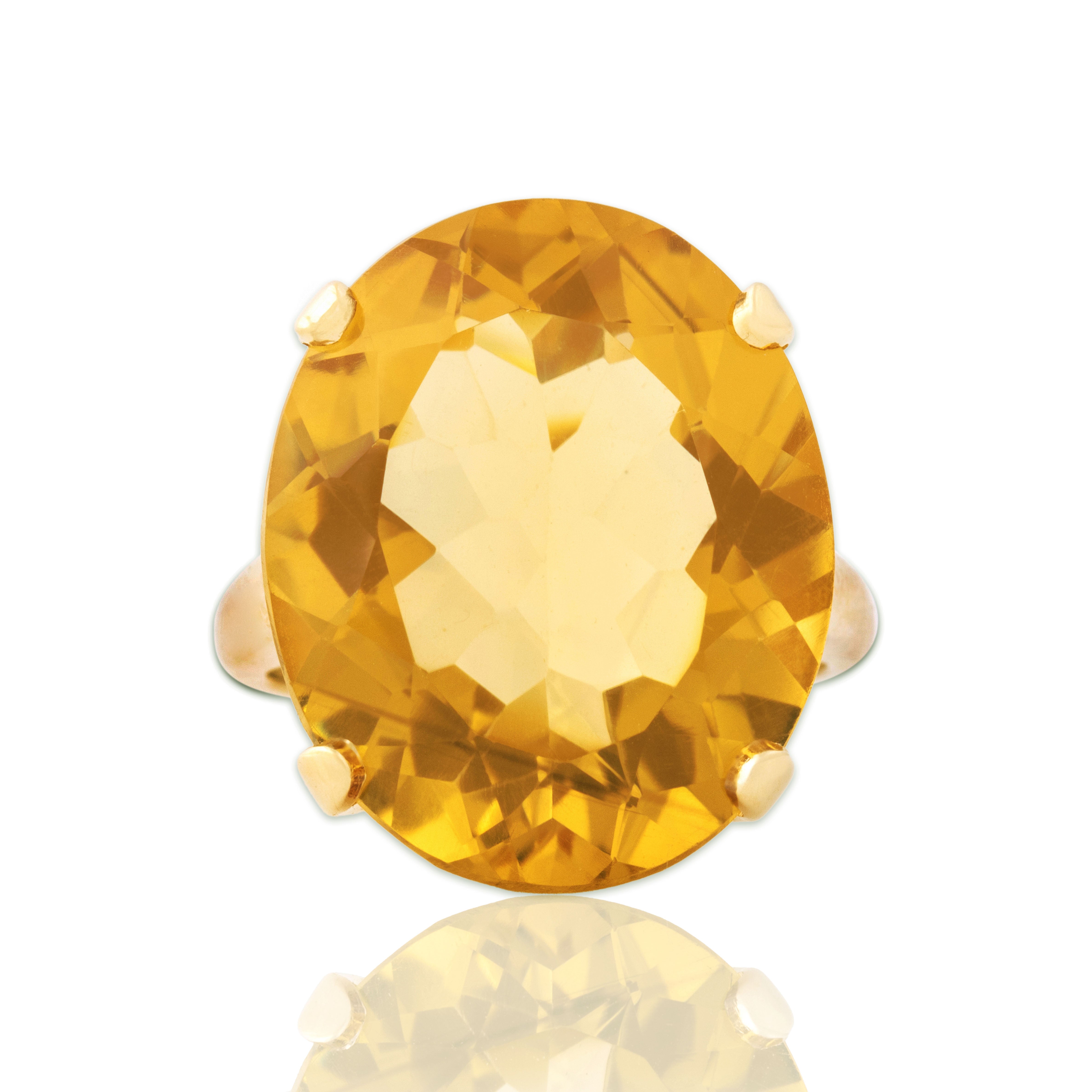 Vintage Large 14k Yellow Gold 17.38ct Citrine Sunny Oval Cocktail Ring - Close-up view