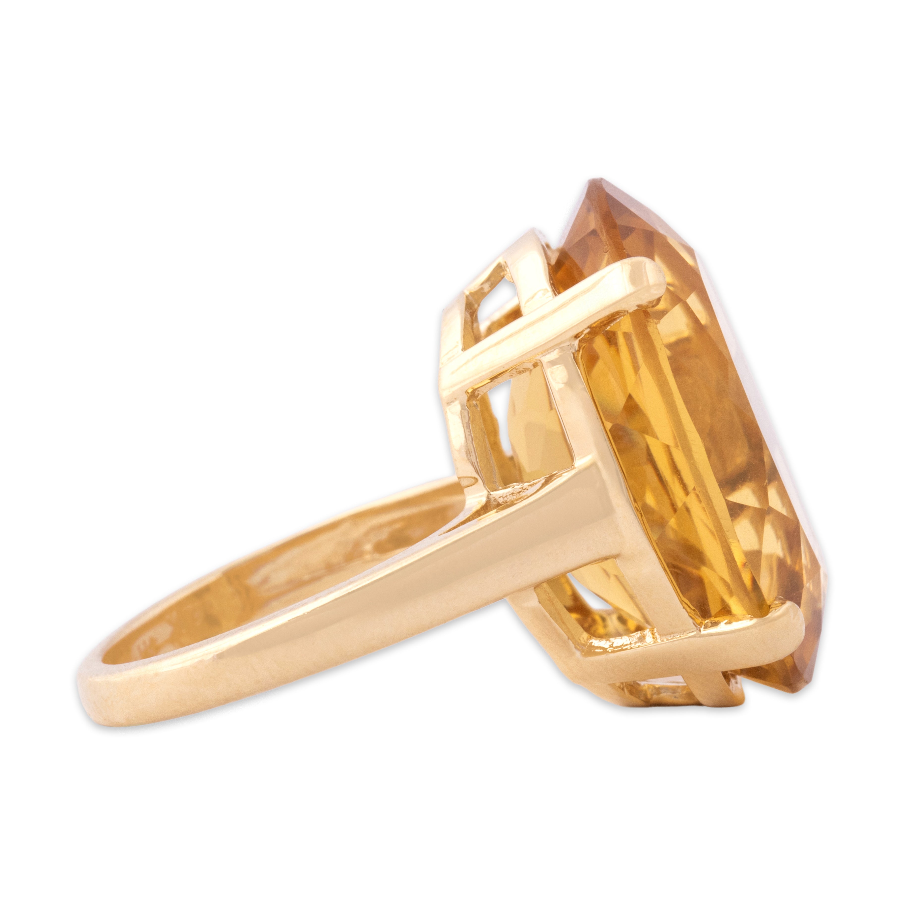Vintage Large 14k Yellow Gold 17.38ct Citrine Sunny Oval Cocktail Ring - Side view