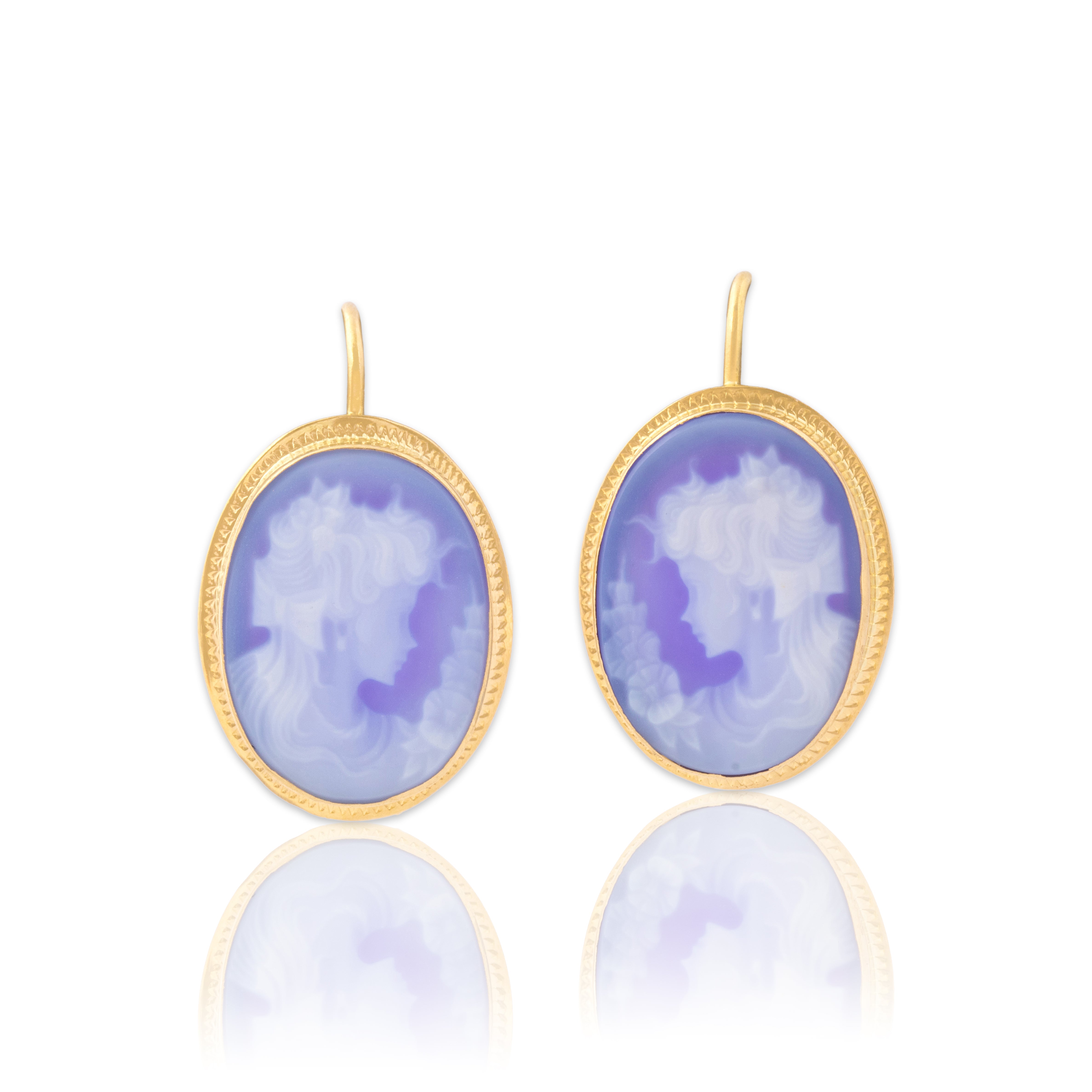 Vintage Italian 18k Yellow Gold 7.81cttw Blue Chalcedony Dreamy Cameo Dangle Earrings - Close-up view