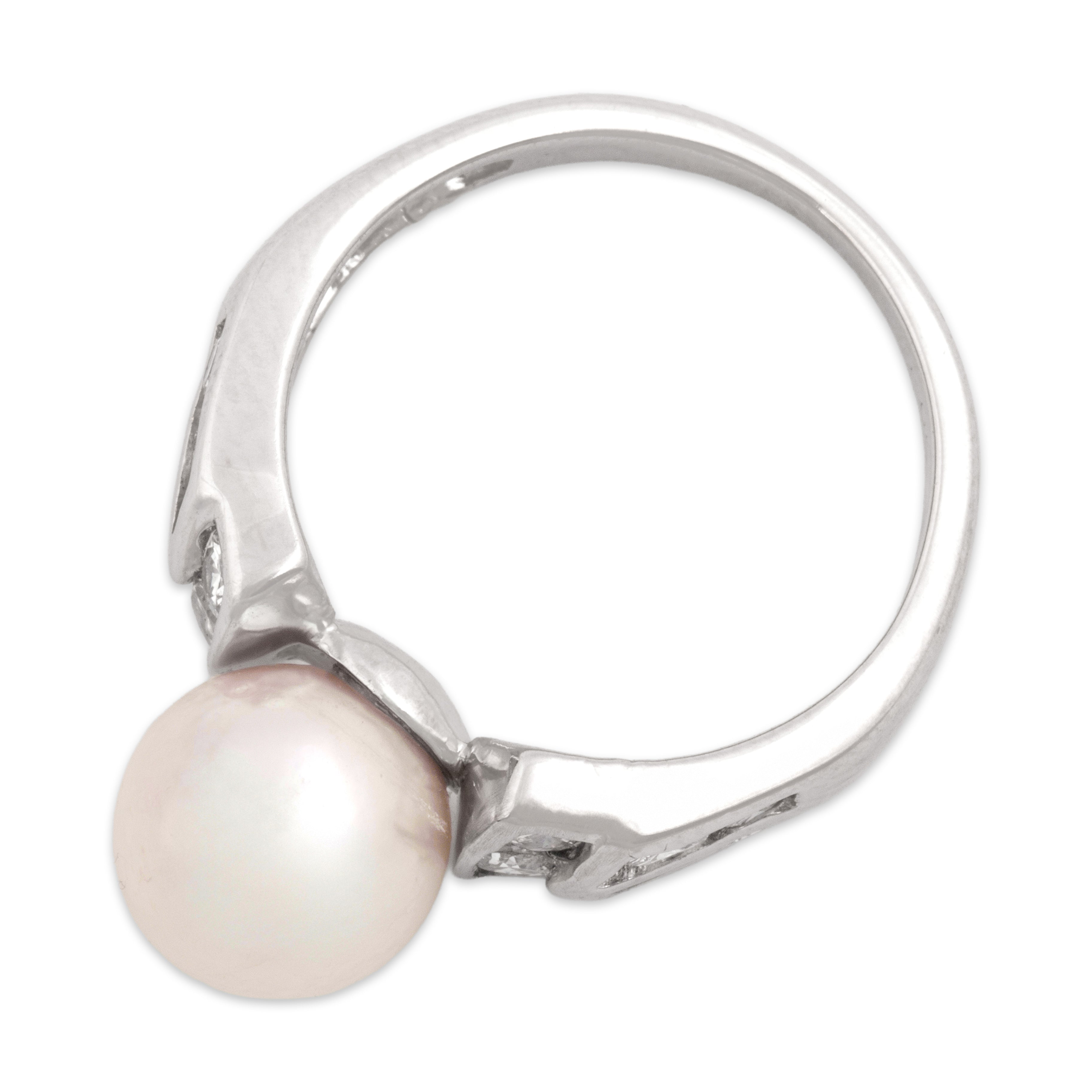 Vintage 14k White Gold Pearl 59cttw Diamond Lustrous Bright Shoulder Ring 5.50