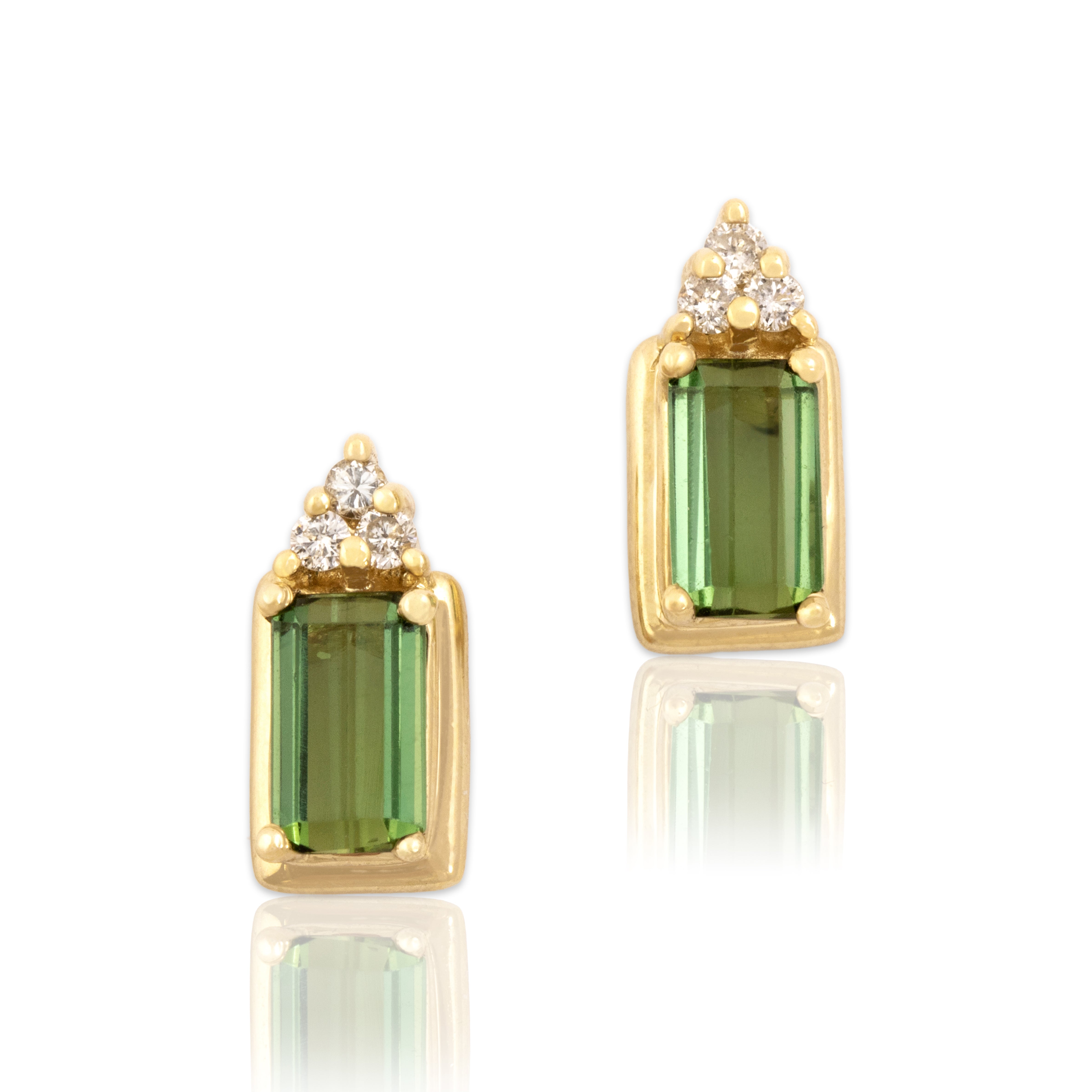 Vintage 14k Yellow Gold .89cttw Green Tourmaline Diamond Elegant Emerald-Cut Cluster Stud Earrings - Close-up view