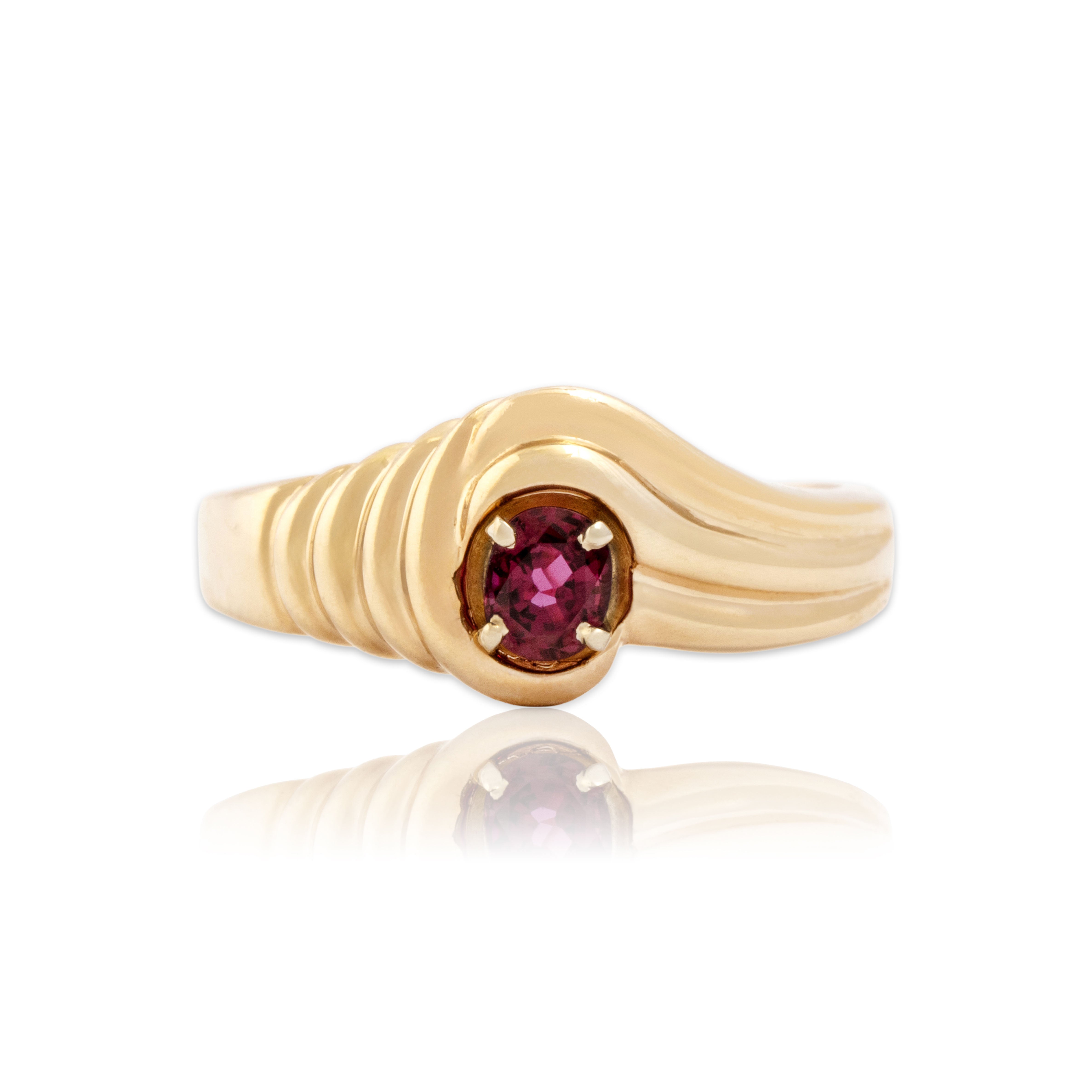 Vintage 14k Yellow Gold Ruby Gleaming Dual-Textured Shoulder Ring 8.25