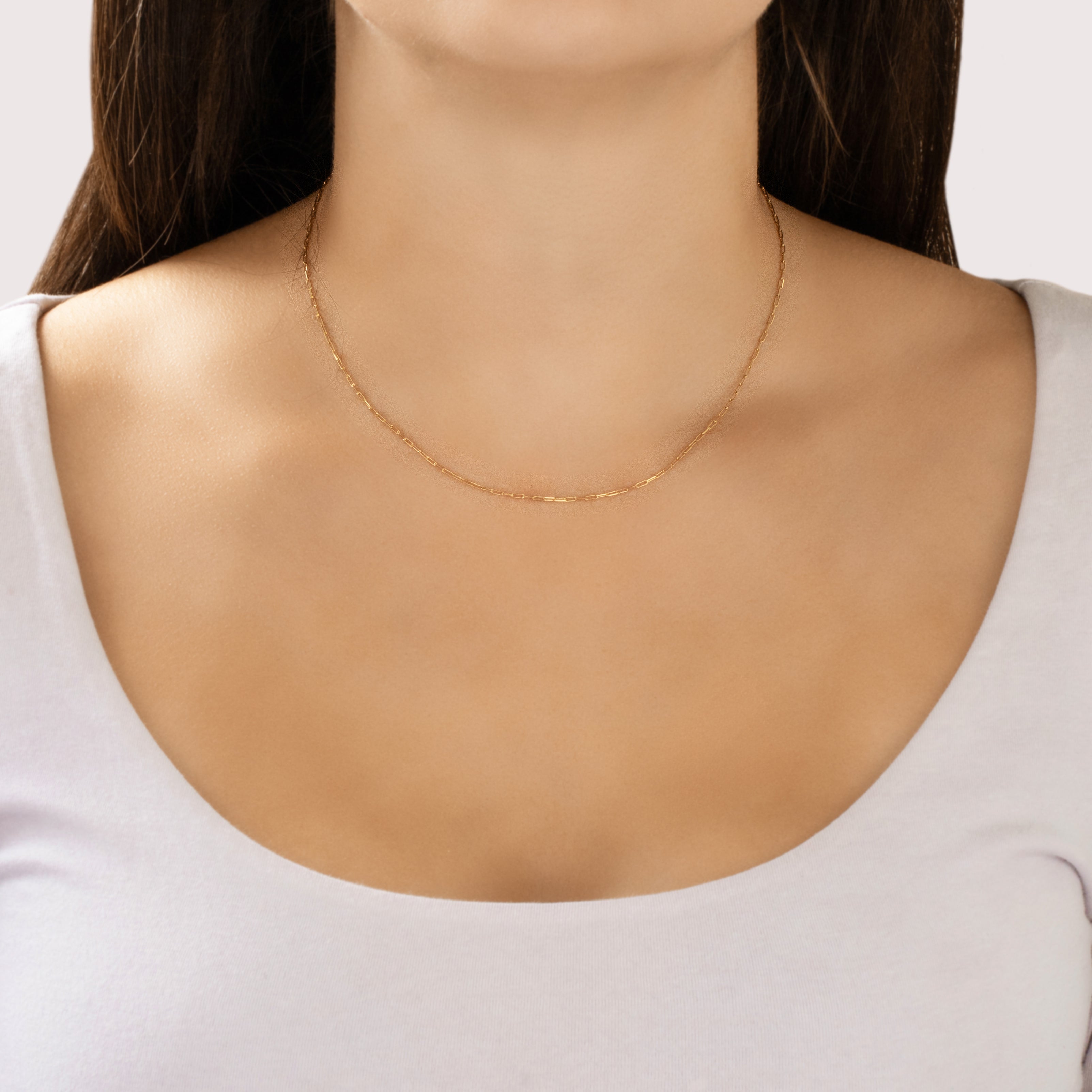 Estate 18k Yellow Gold Everyday Paperclip Link 1.2mm (At Link) Chain - On model view