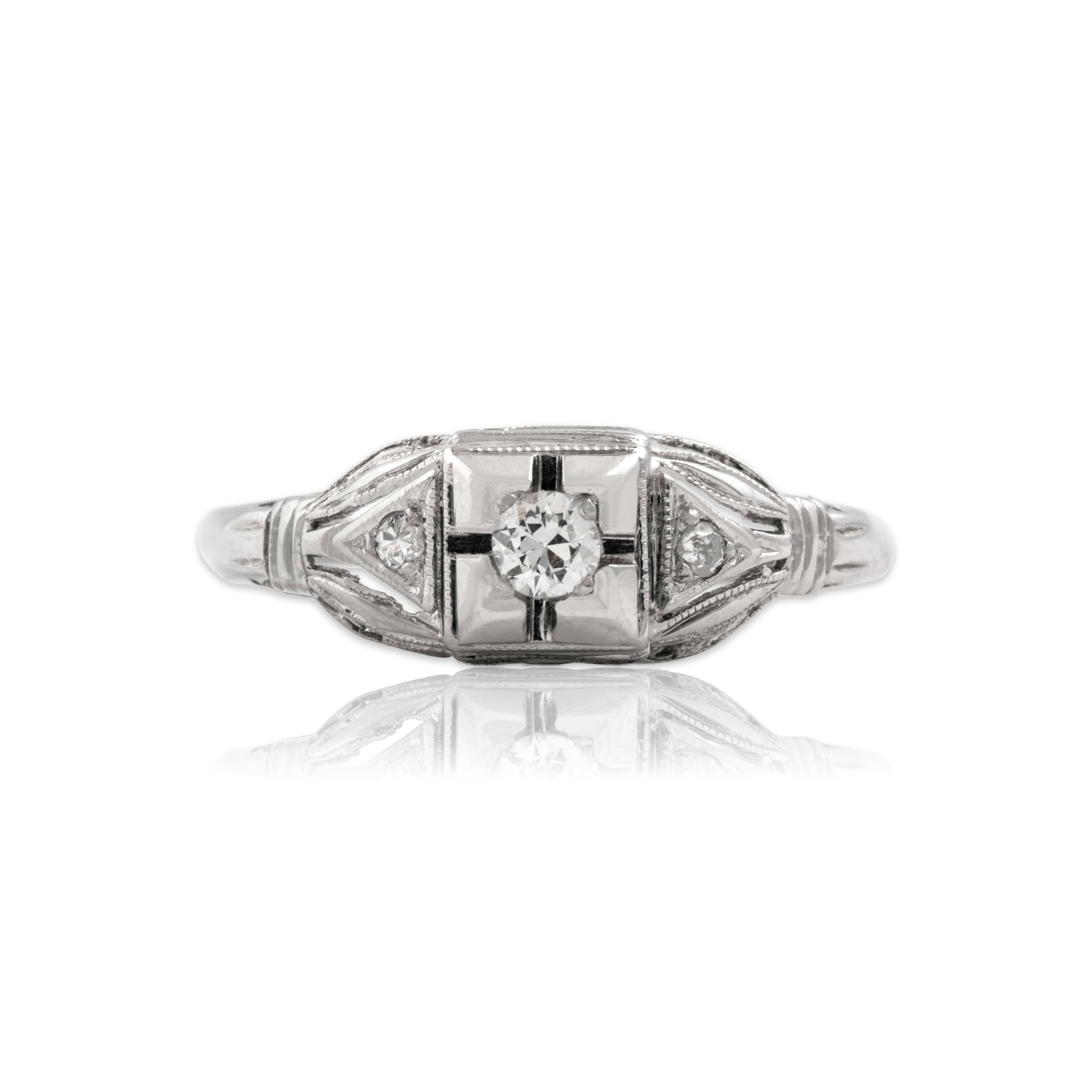 Vintage 18k White Gold Diamond Openwork Milgrain Square Setting Ring - Close-up view