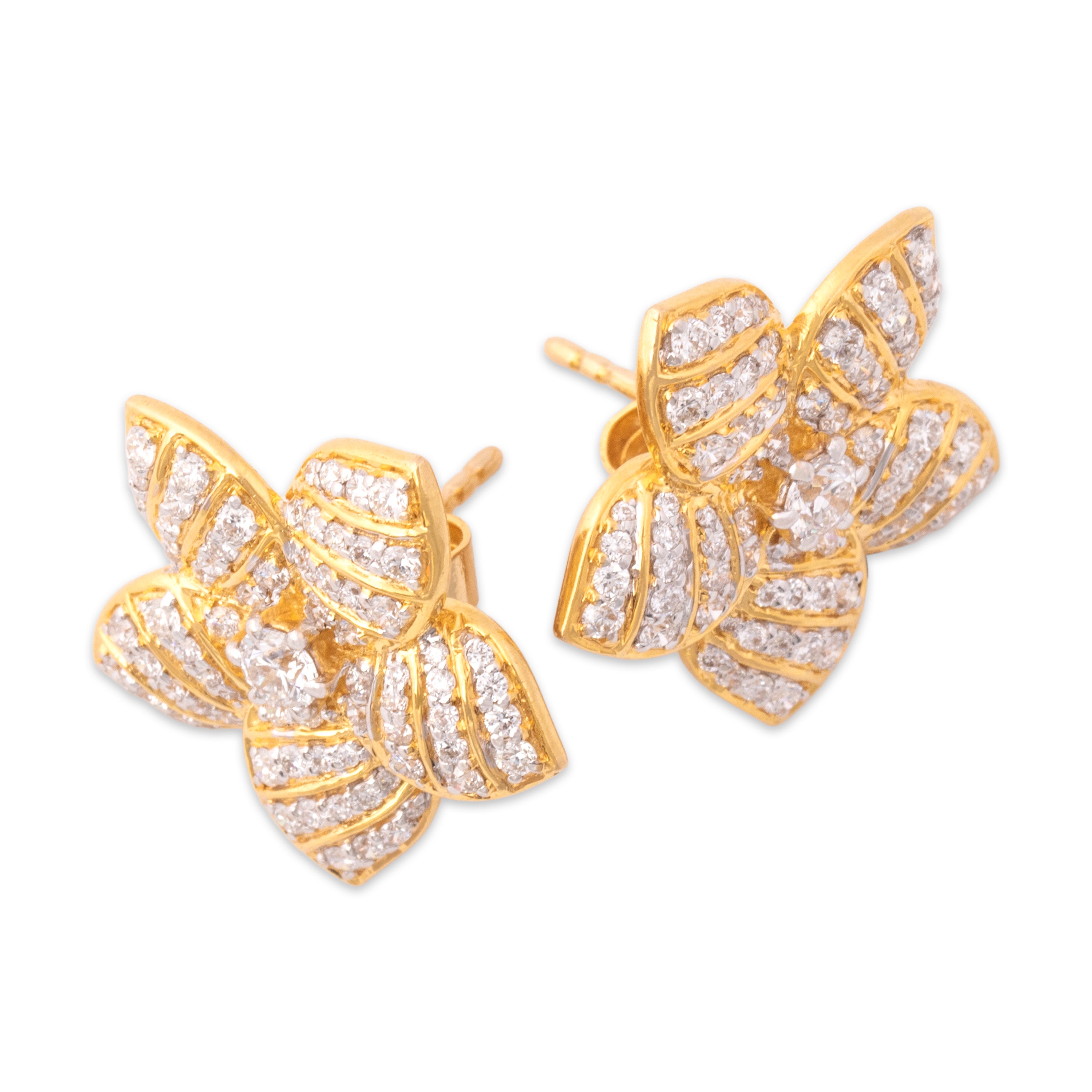 Vintage Large 18k Yellow Gold .94cttw Diamond Glittering Flower Stud Earrings - Overall view