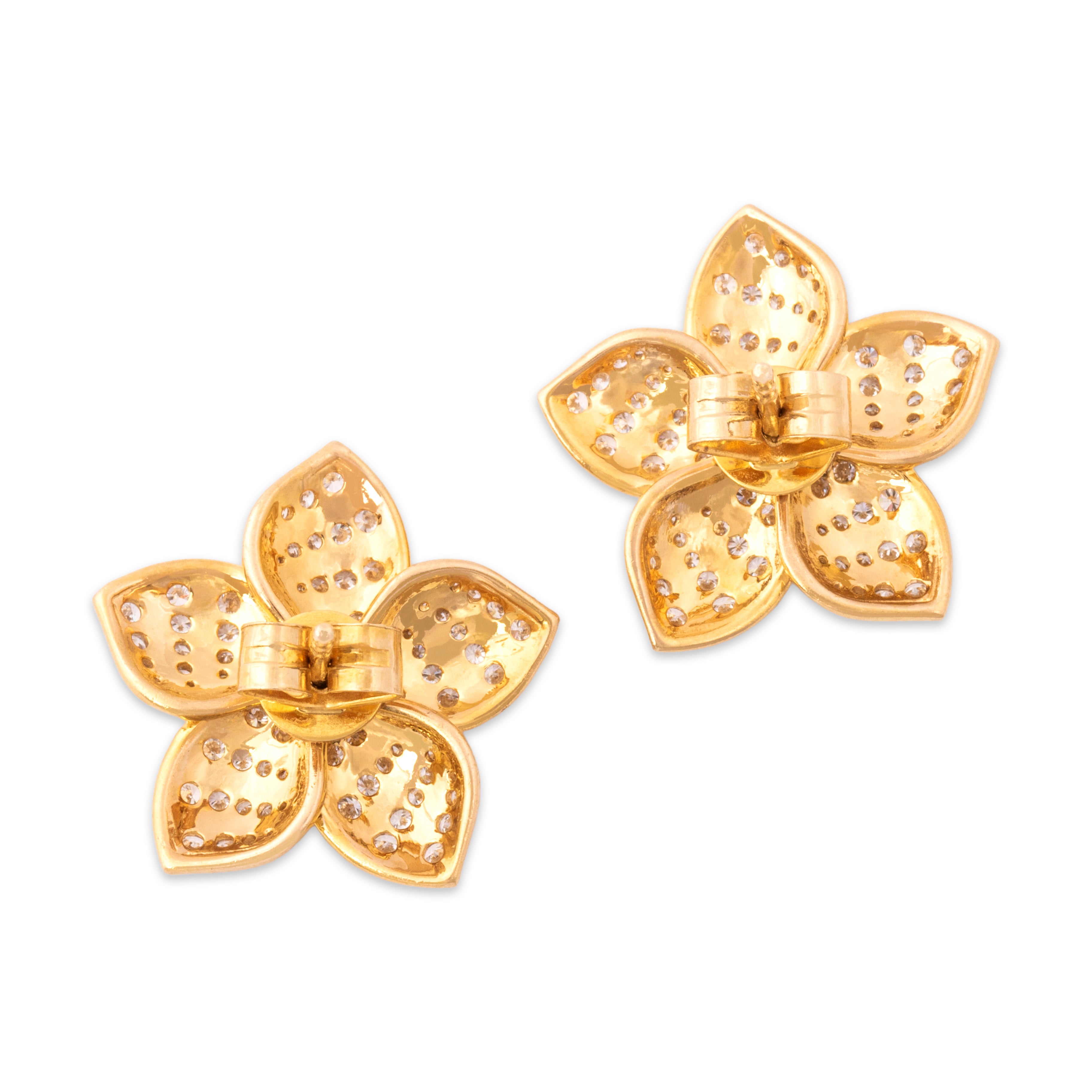 Vintage Large 18k Yellow Gold .94cttw Diamond Glittering Flower Stud Earrings - Back view