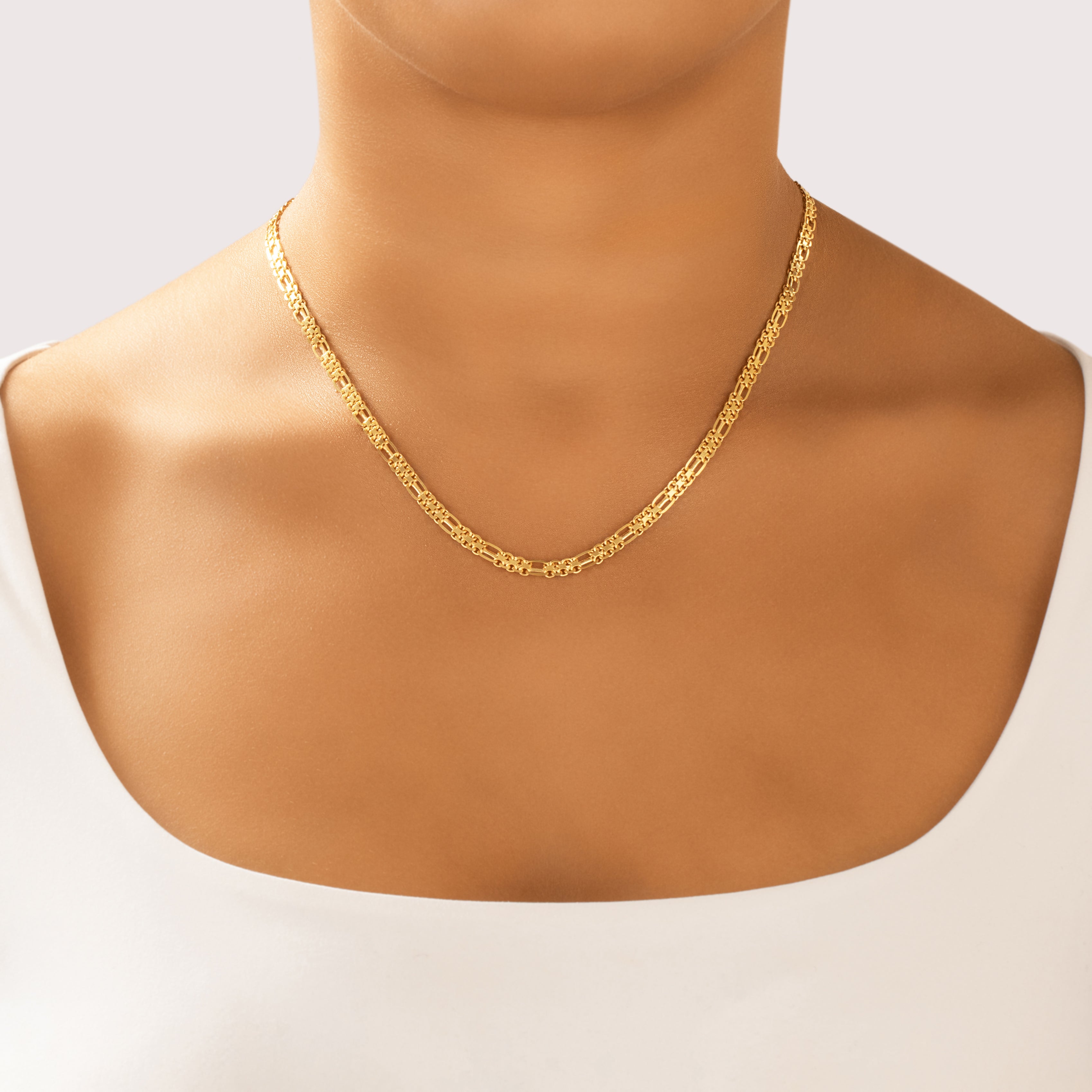 Vintage Italian 18k Yellow Gold Intricate Sophisticated Textured Links Necklace - On model view