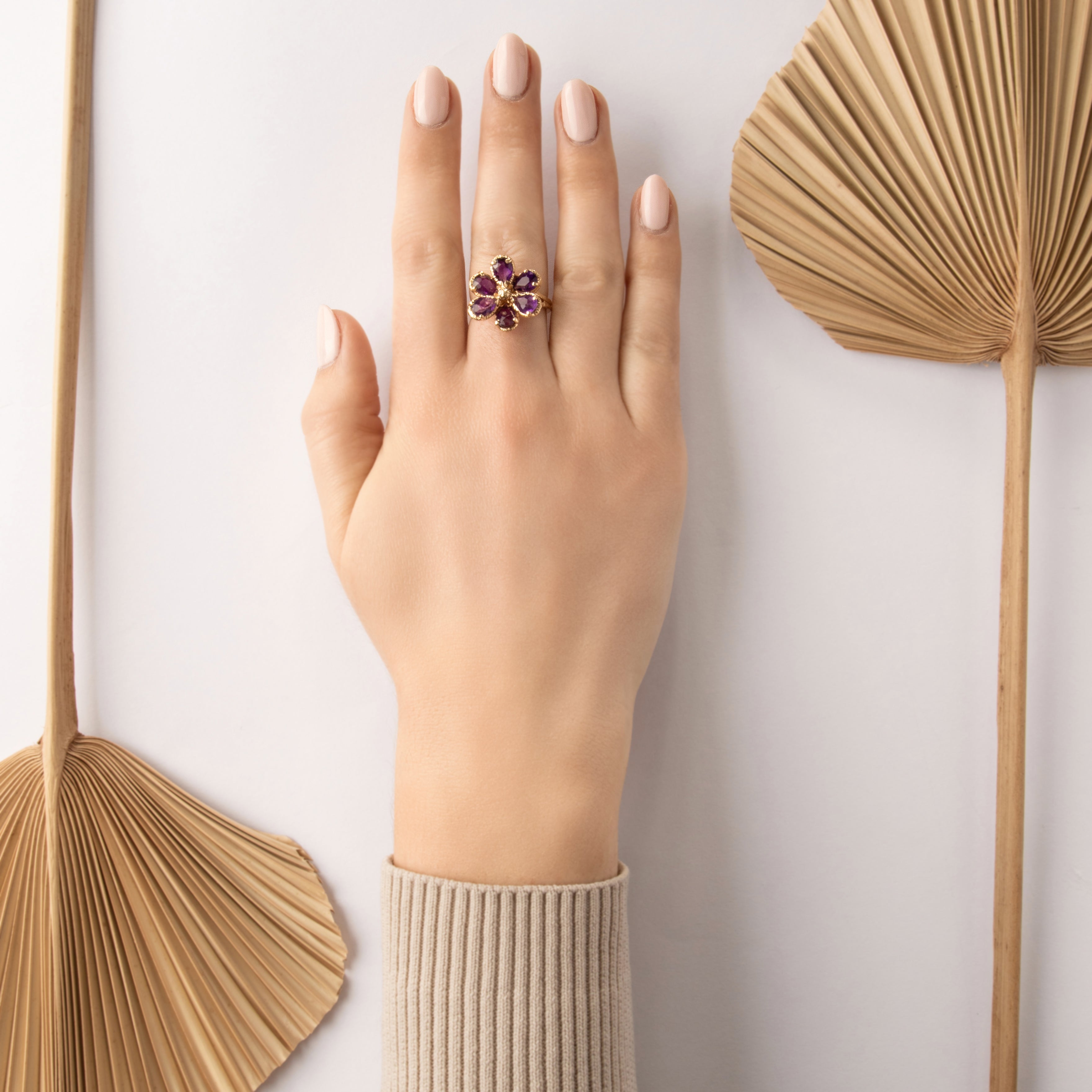 Vintage 14k Yellow Gold 3.51cttw Amethyst Bold Vibrant Flower Ring - On model view