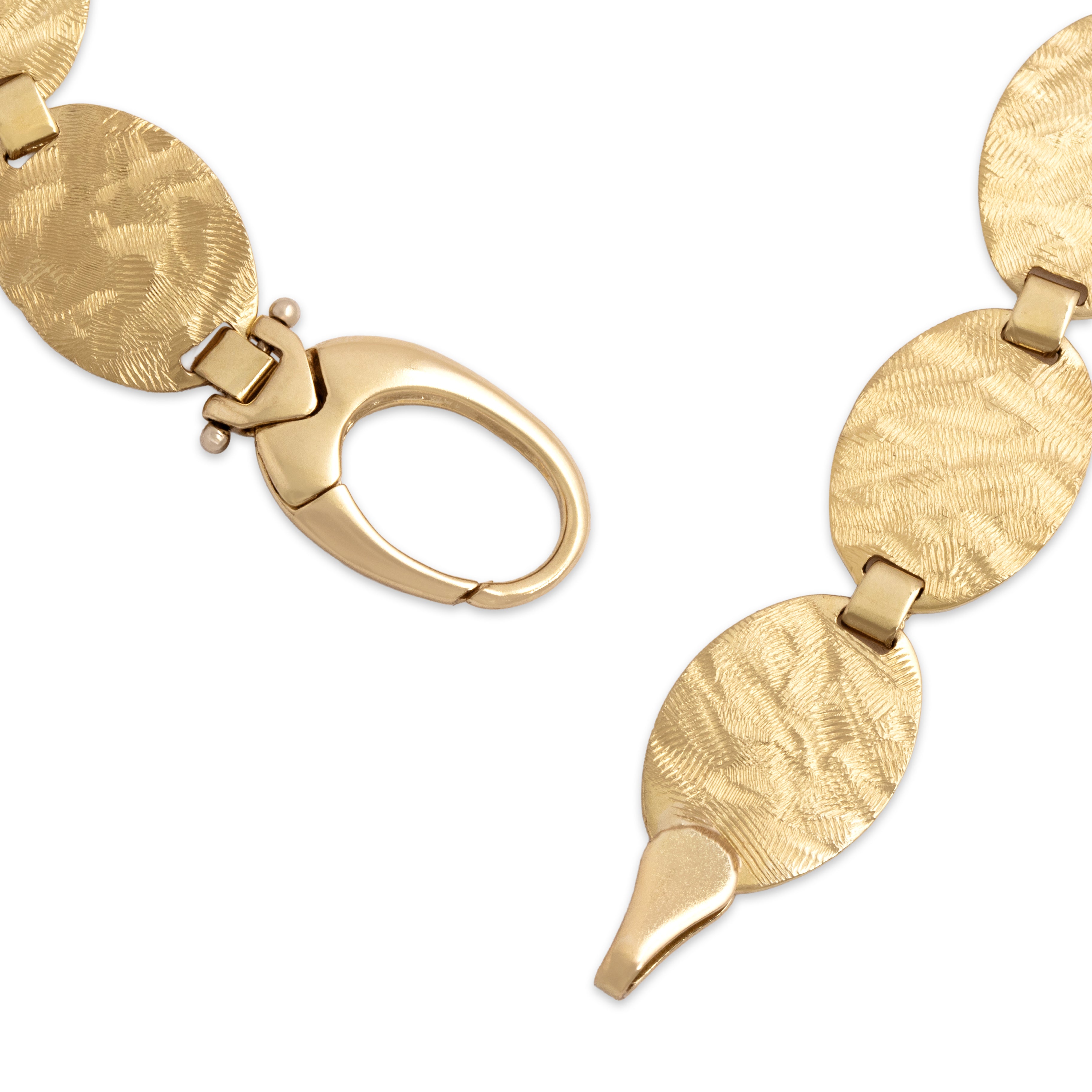 Vintage Italian 14k Yellow Gold Chic Textured Oval Disc Bracelet - clasp view