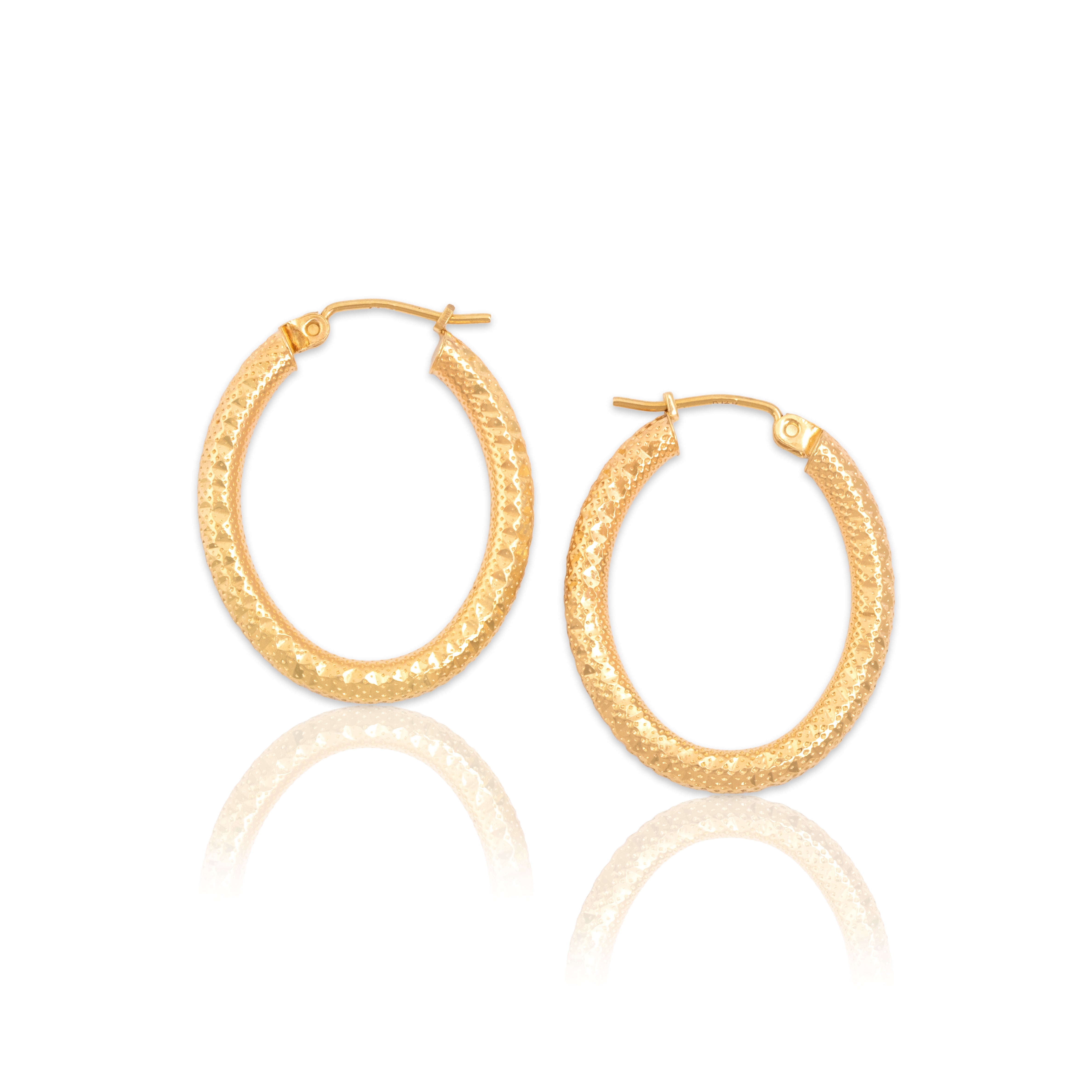 Vintage Lightweight 14k Yellow Gold Glinting Textured Oval Hoop Earrings - Close-up view