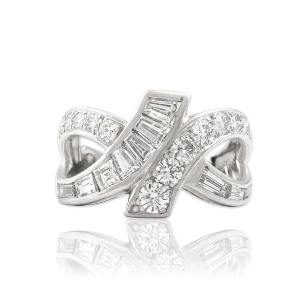 Vintage Platinum 1.49cttw Diamond Dazzling Infinity Bypass Band Ring 5.25