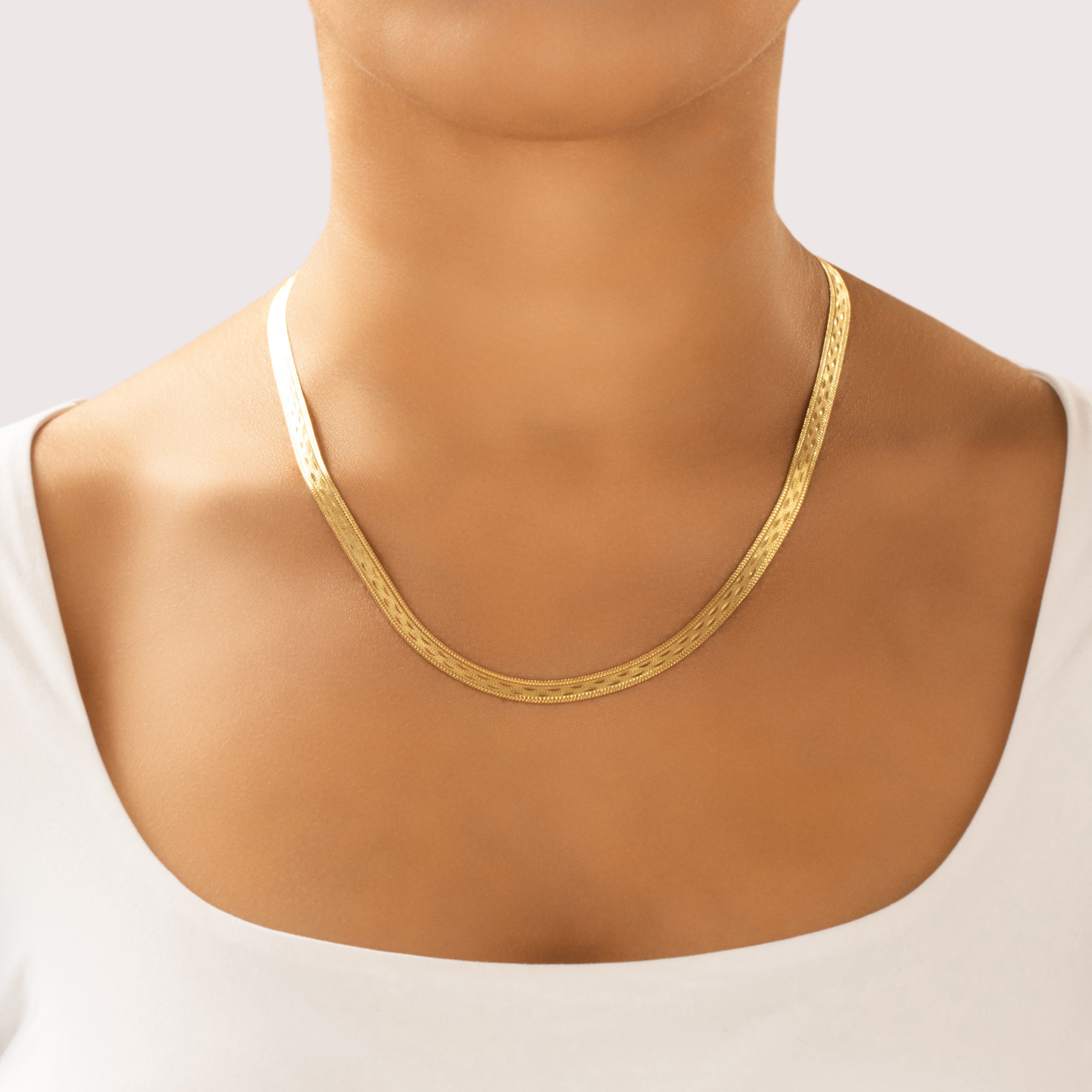 Vintage Italian 14k Yellow Gold Sleek Flat Textured Herringbone Necklace - On model view