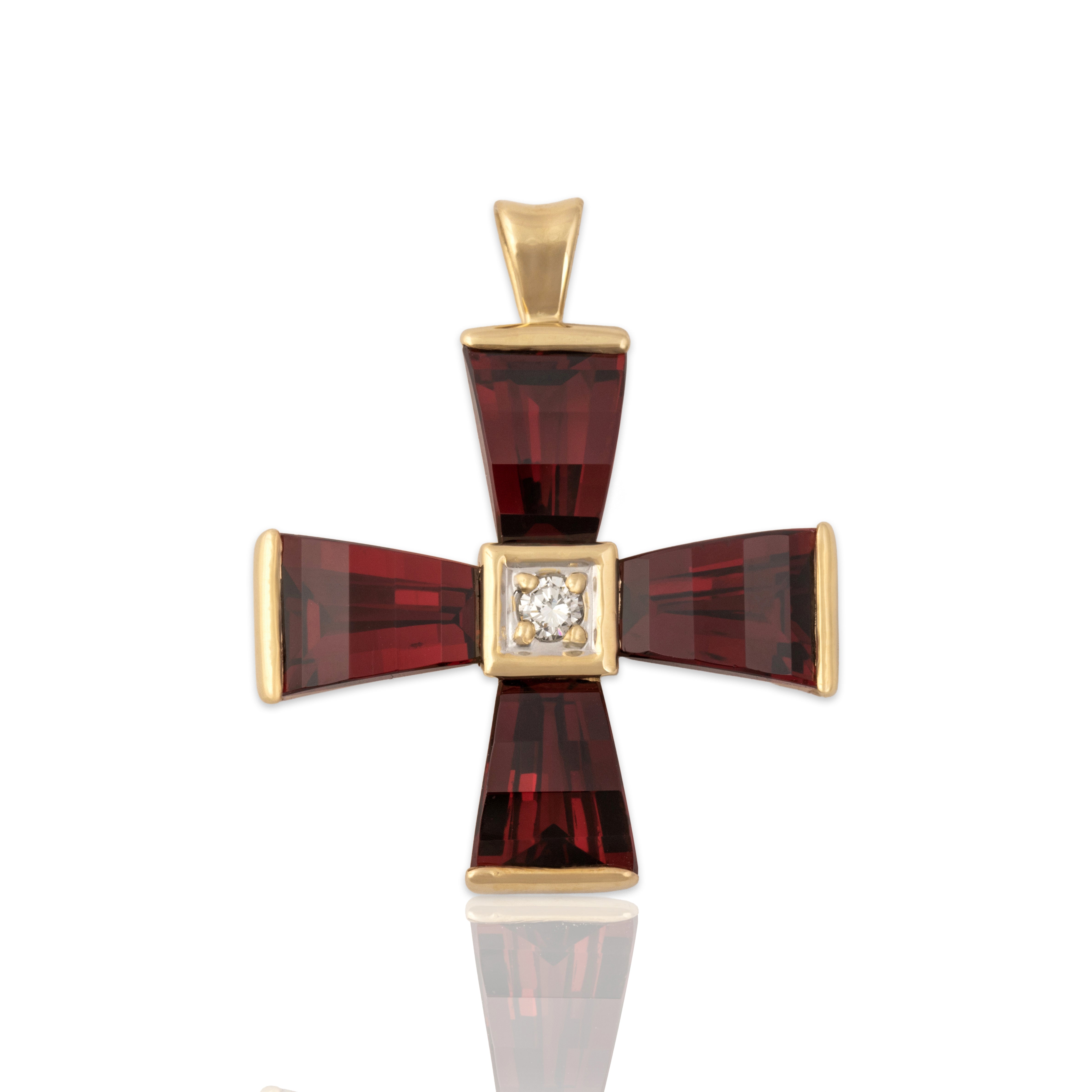 Vintage 14k Yellow Gold 8.76cttw Garnet Diamond Dramatic Cross Pendant - Close-up view