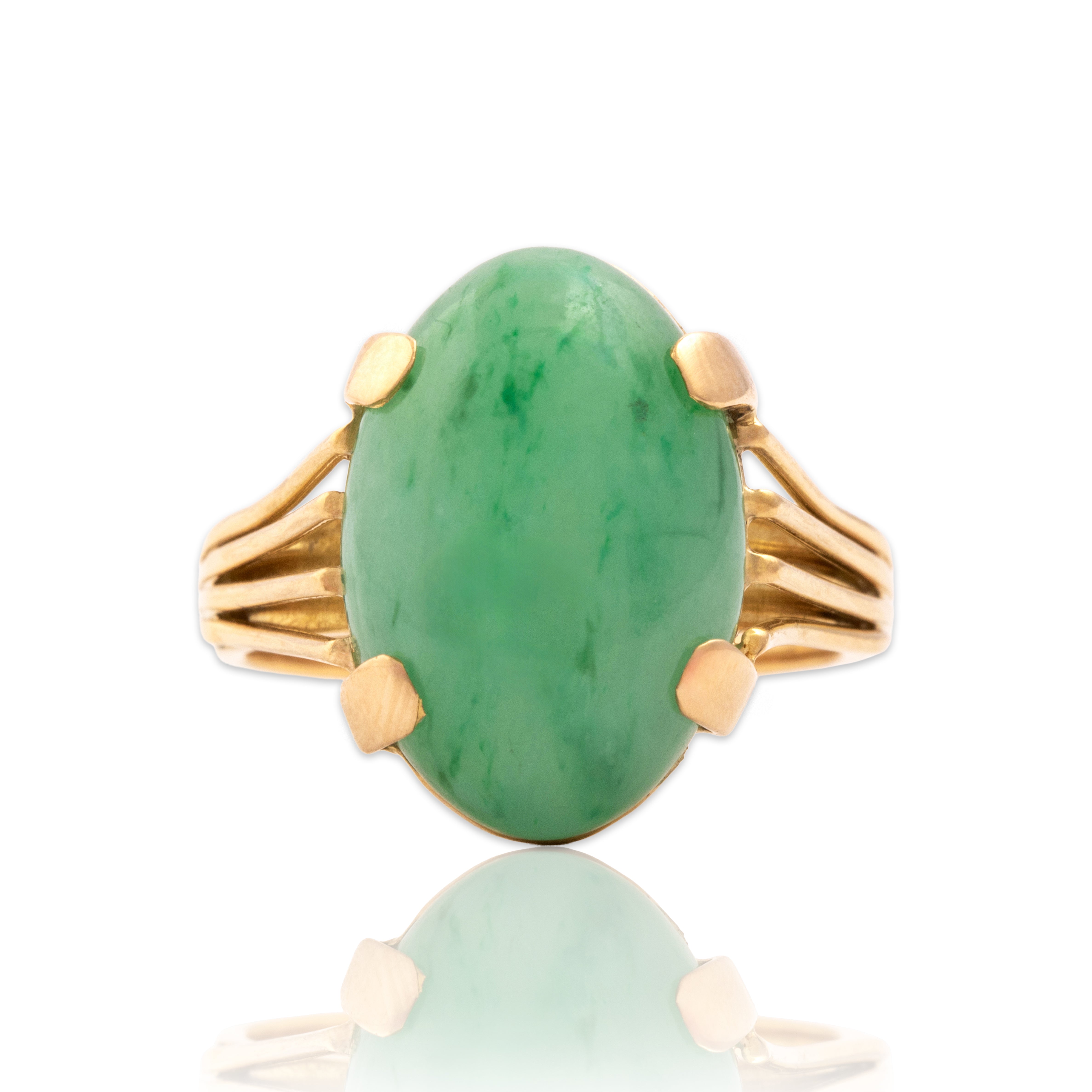 Vintage 18k Rosy Yellow Gold 8.08ct Jade Striking Tall Wire Cabochon Ring - Close-up view