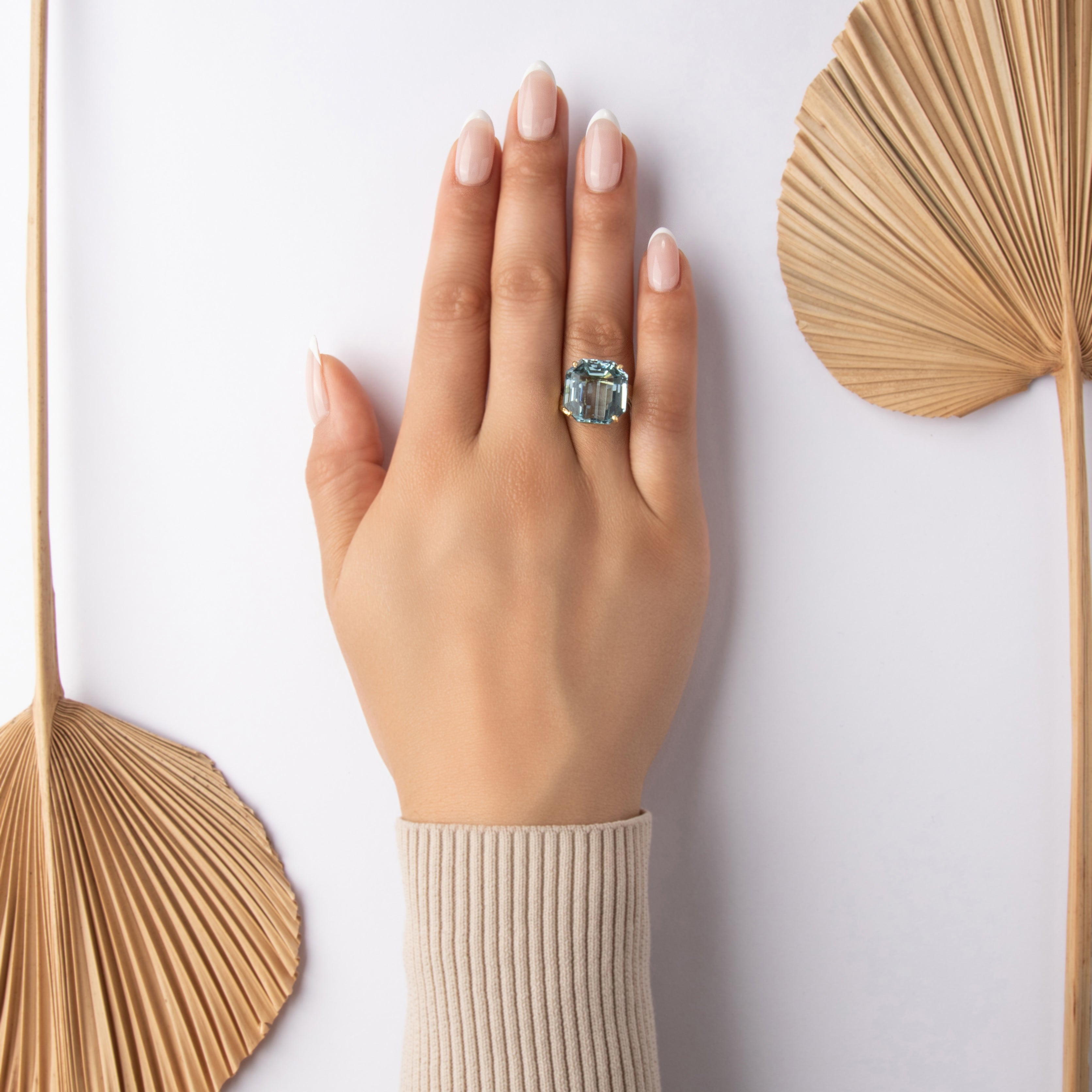 Vintage 18k Yellow Gold 16.27ct Aquamarine Fabulous Flashing Naturalistic Textured Cocktail Ring - On model view
