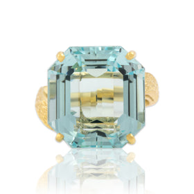 Vintage 18k Yellow Gold 16.27ct Aquamarine Fabulous Textured Cocktail Ring 6.75