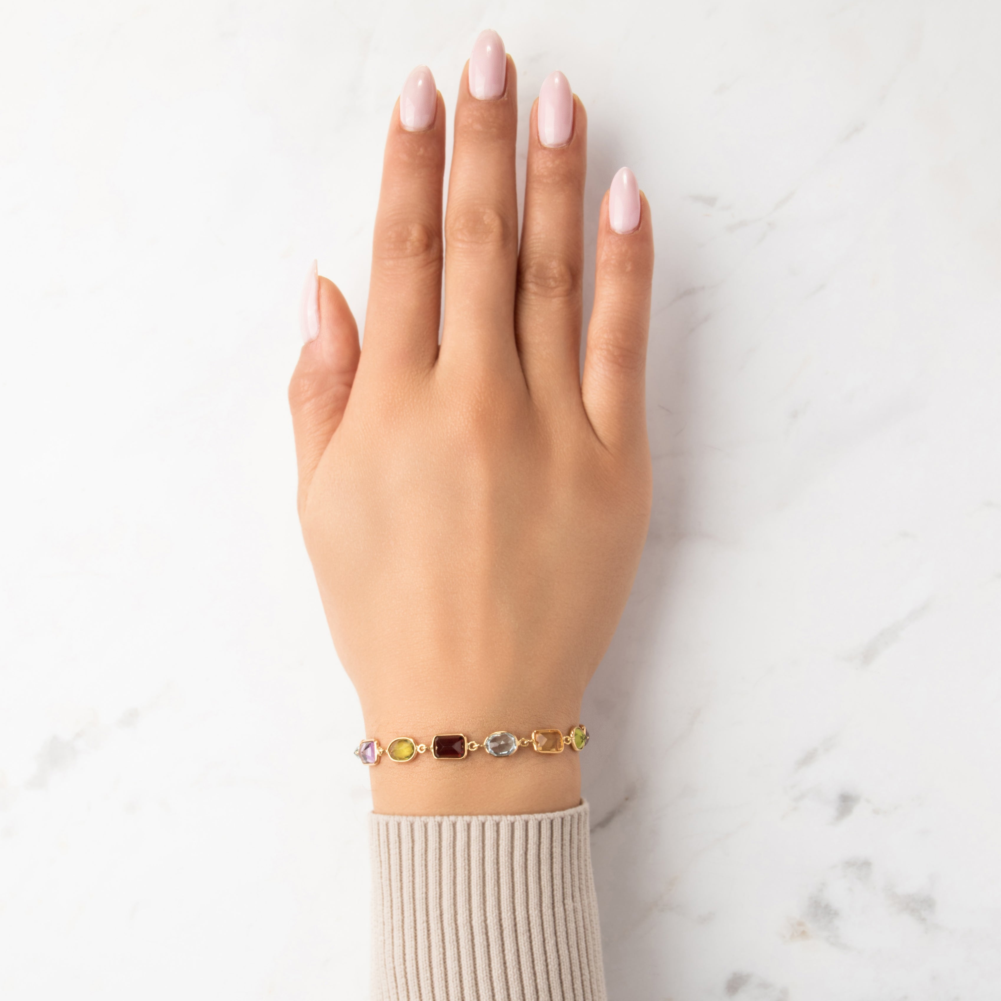 Vintage 18k Yellow Gold 4.07cttw Garnet 3.6cttw Amethyst 3.1cttw Citrine 2.71cttw Light Blue Topaz 2.01cttw Peridot Chic Geometric Rainbow Bracelet - On model view