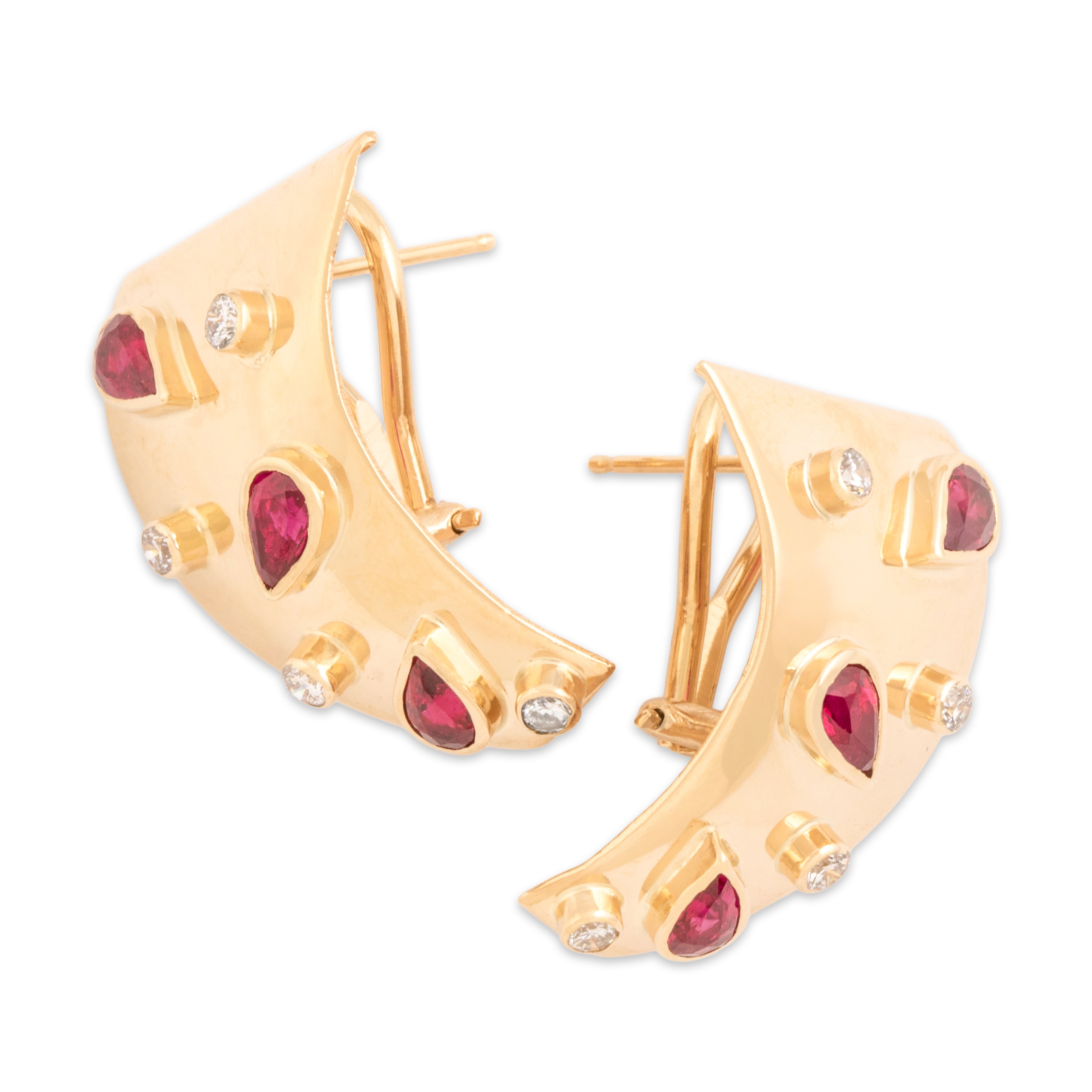 Vintage Large 14k Yellow Gold 1.46cttw Ruby Diamond Bezel Confetti Swish Omega-Back Earrings - Side view
