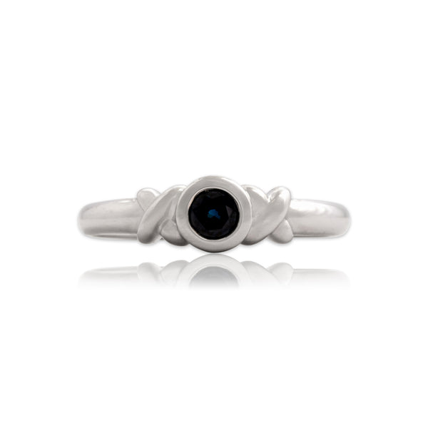 Vintage 18k White Gold Blue Sapphire Simple Knot Shoulder Ring 6.50