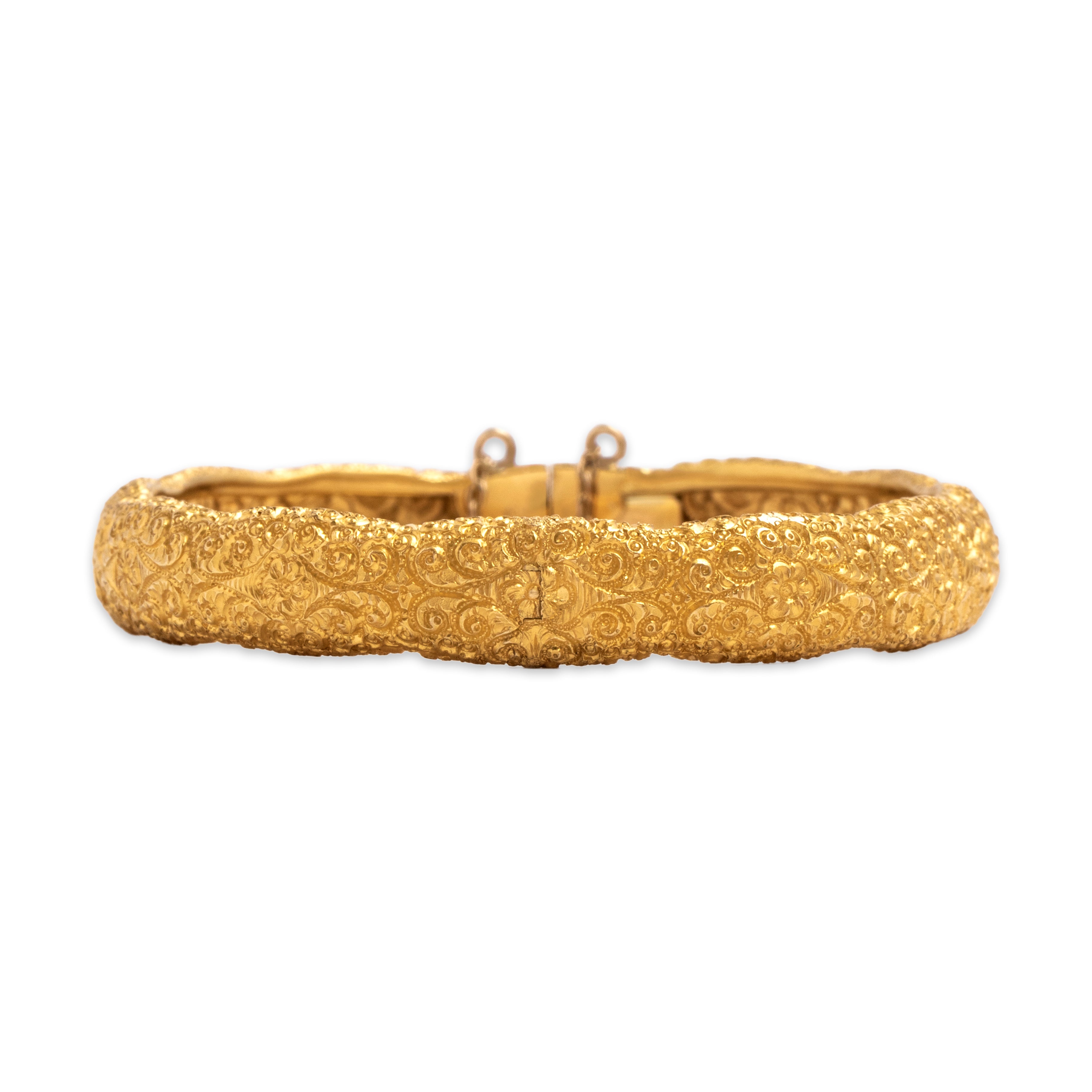 Antique Victorian 22k Yellow Gold Rare Exceptional Hand-Engraved Floral Bangle Bracelet - Close-up view