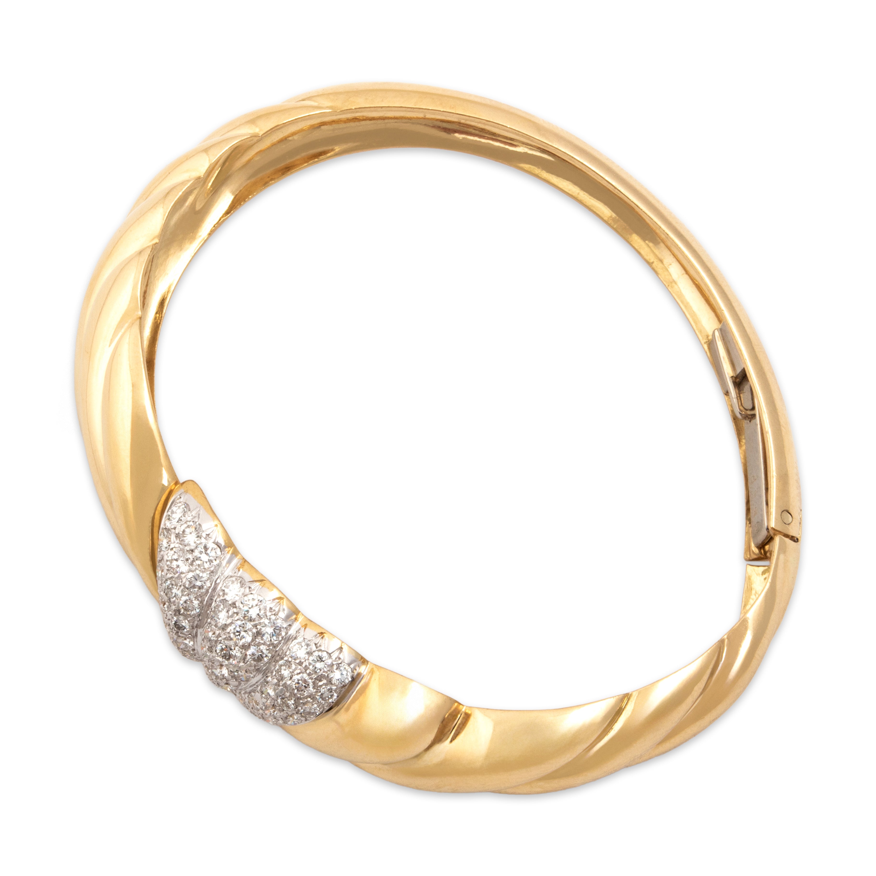 Vintage Italian 18k Yellow Gold 1.27cttw Diamond Bangle Bracelet - Overall view