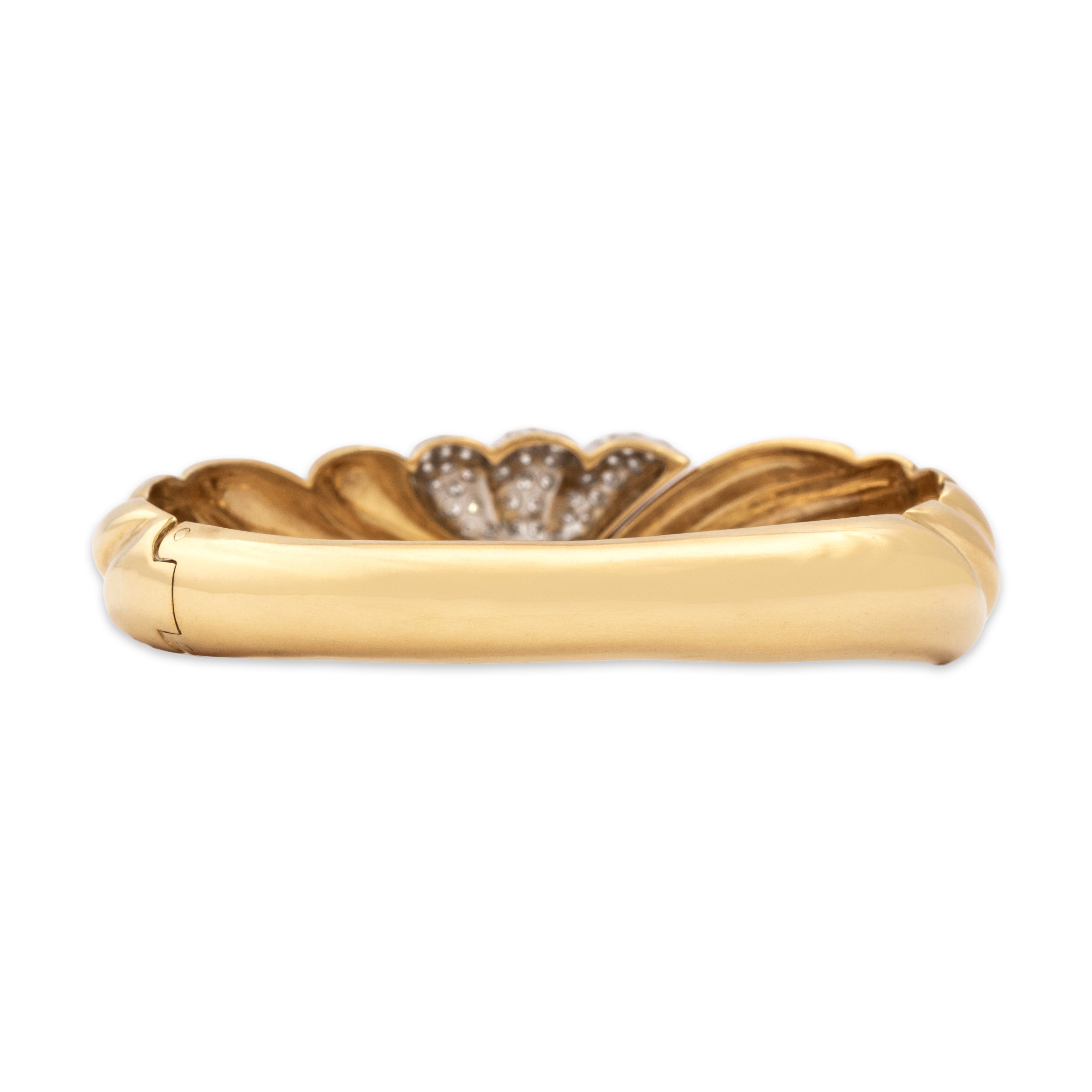 Vintage Italian 18k Yellow Gold 1.27cttw Diamond Bangle Bracelet - detail view #1