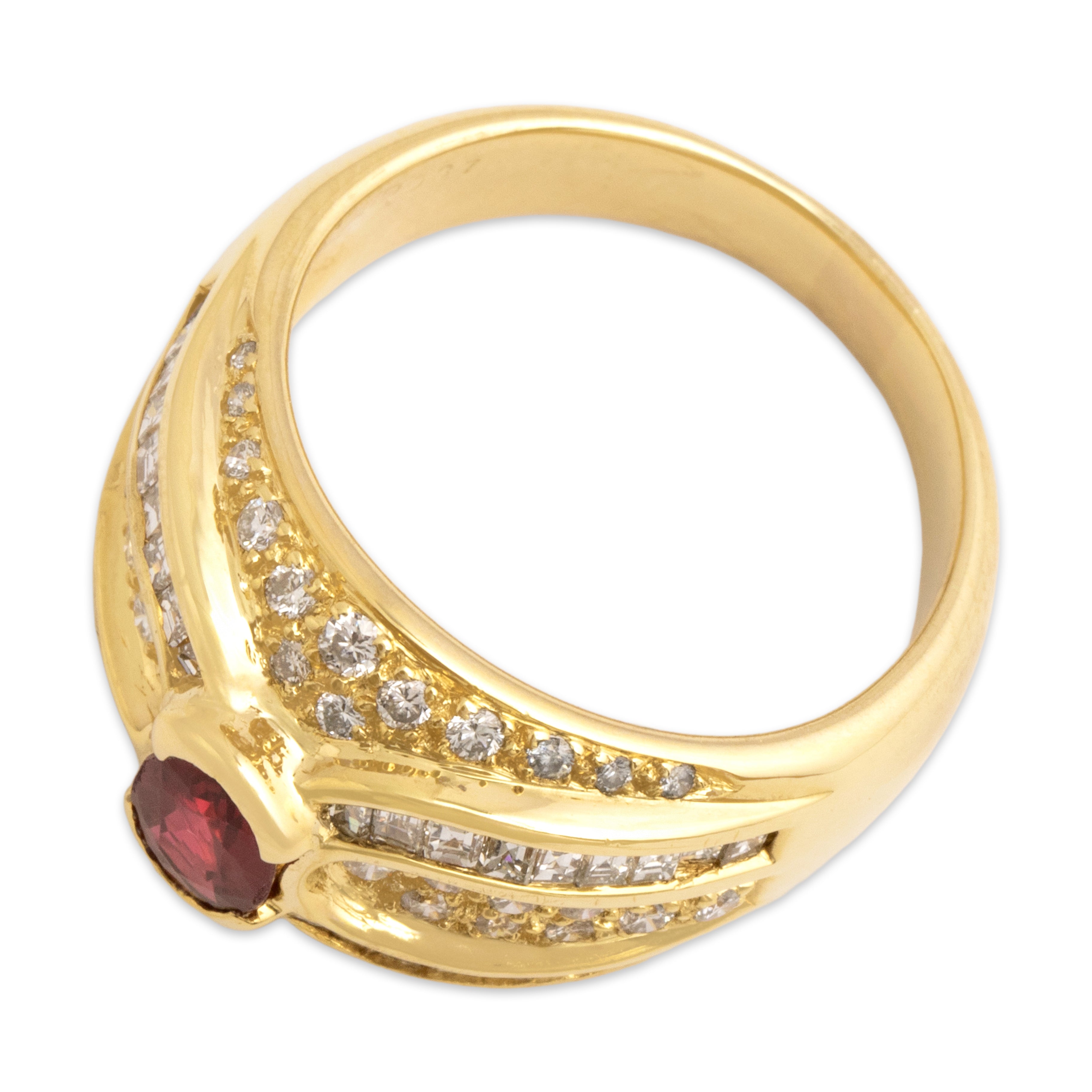 Vintage Heavy 18k Yellow Gold .87ct Ruby .84cttw Diamond Glittering Mixed-Cut Dome Ring - Overall view