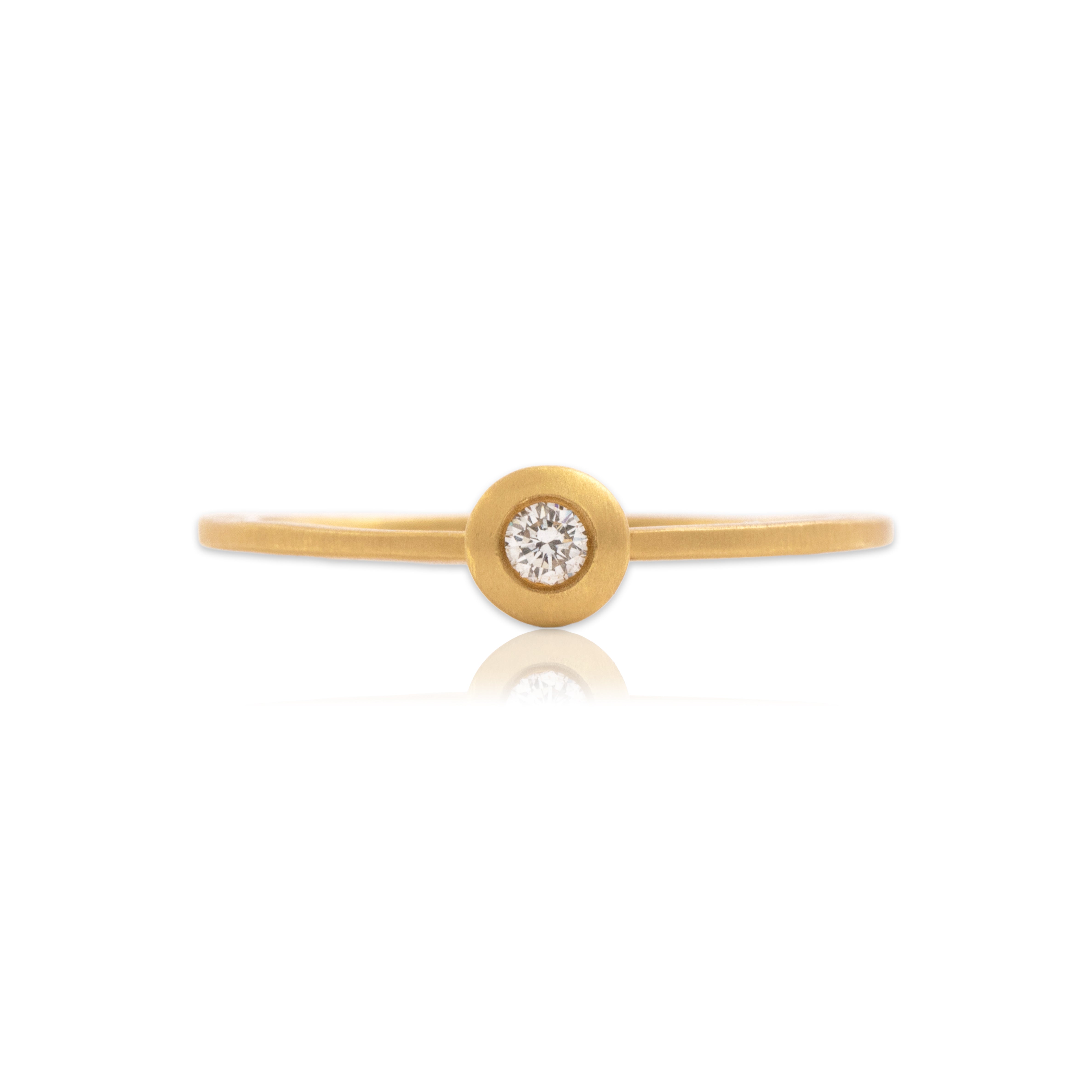 Vintage Italian 18k Yellow Gold Diamond Brushed Flat Solitaire Ring - Close-up view