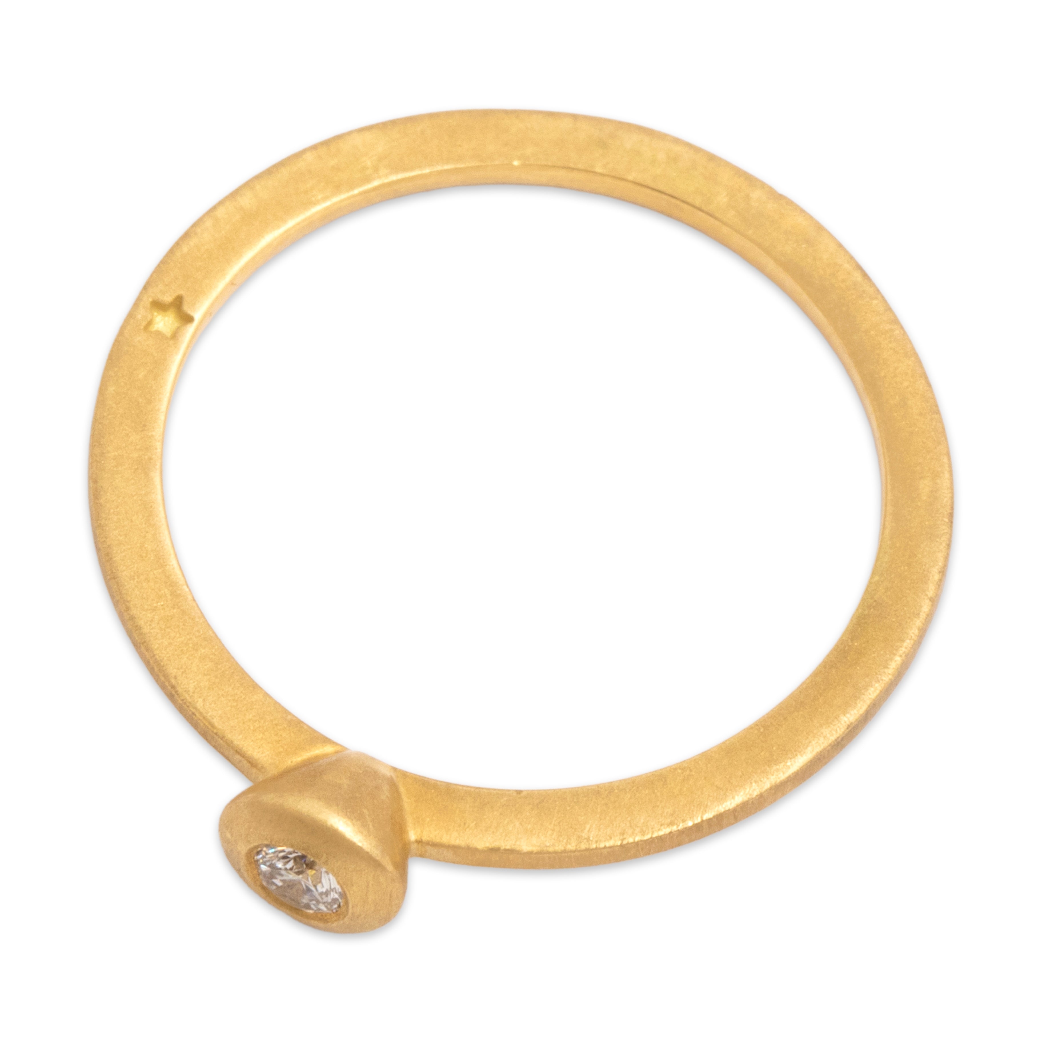 Vintage Italian 18k Yellow Gold Diamond Brushed Flat Solitaire Ring - Overall view