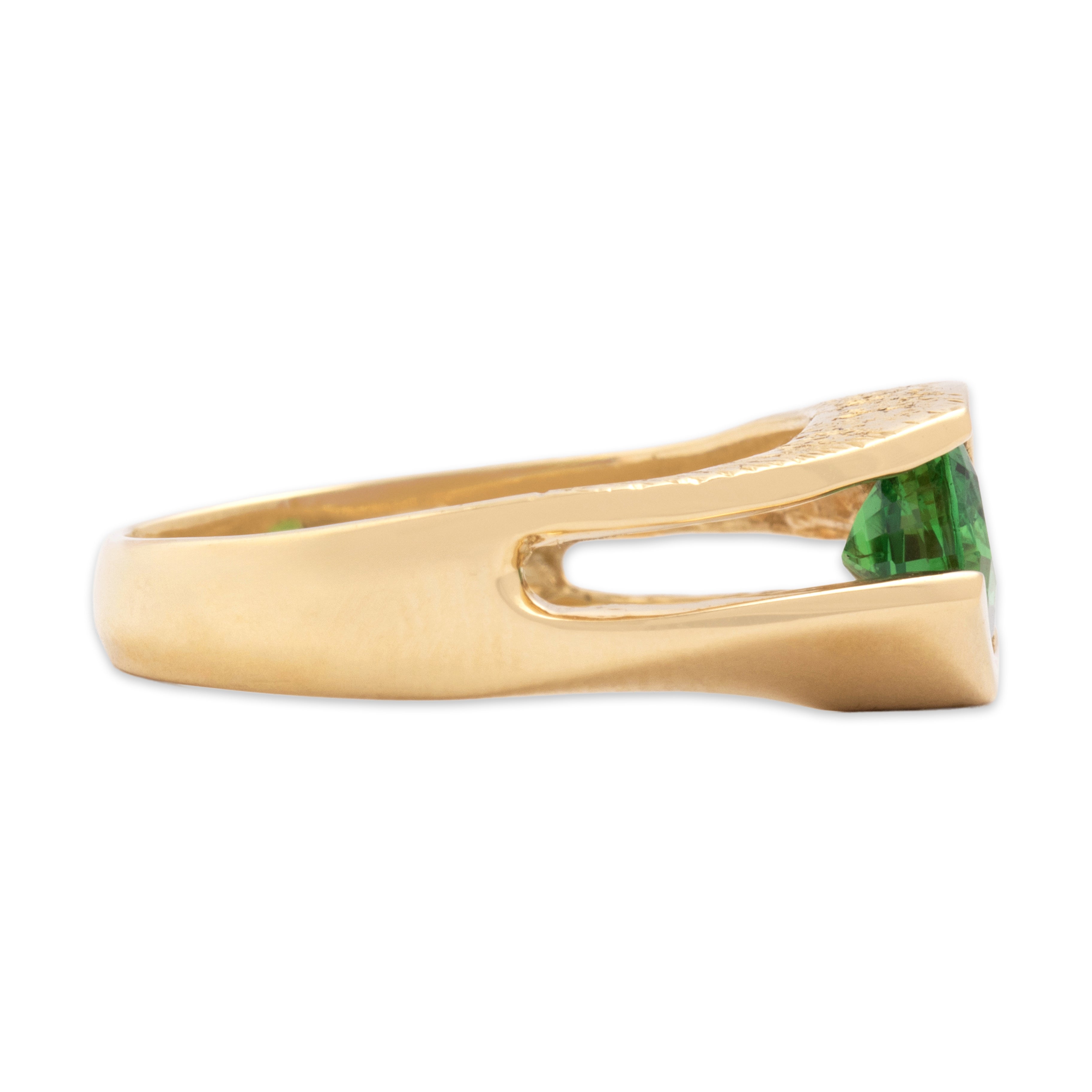 Vintage 14k Yellow Gold 1.09ct Tsavorite Garnet Geometric Dual-Texture Ring - Side view
