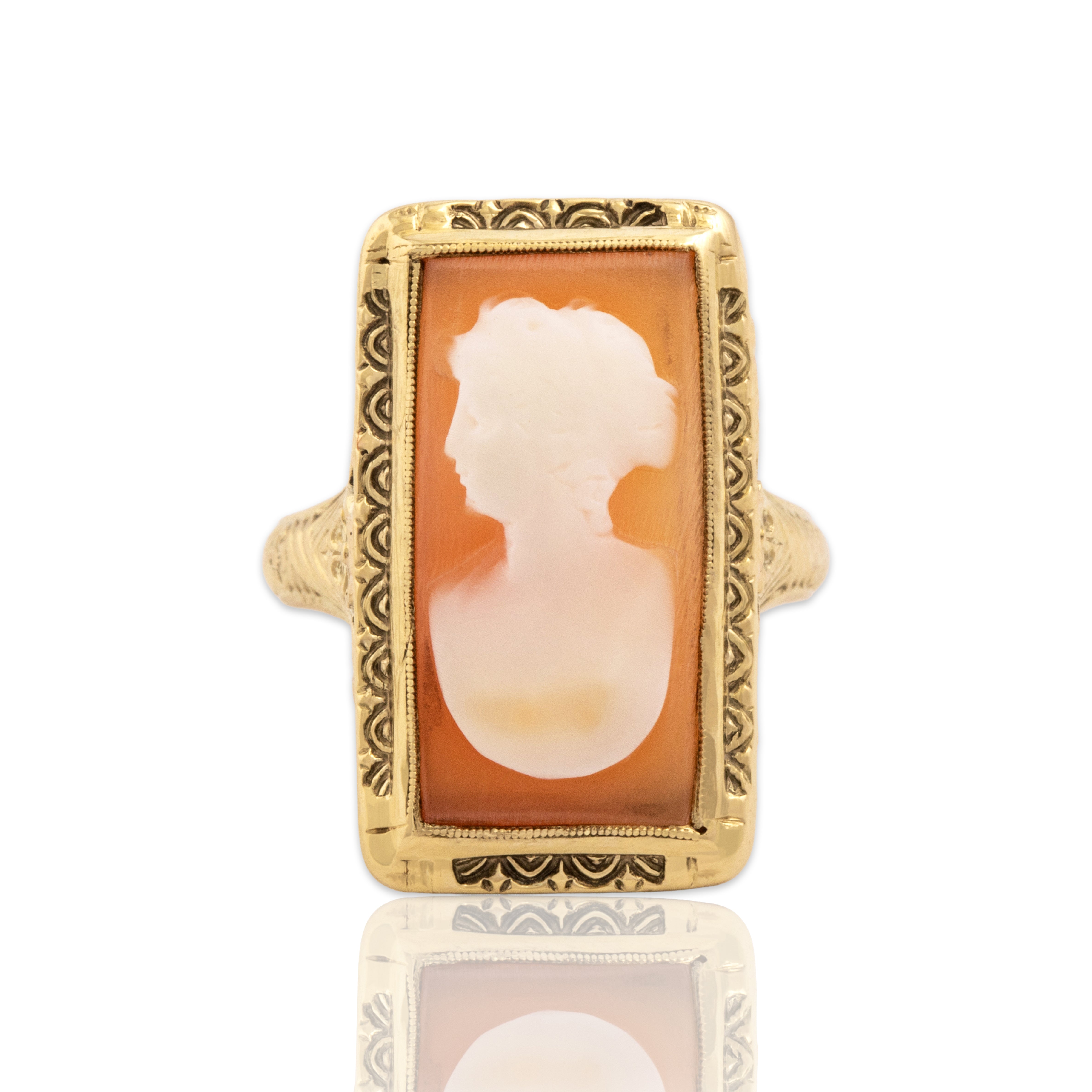 Vintage 14k Yellow Gold Shell Ornate Framed Cameo Ring 4.25