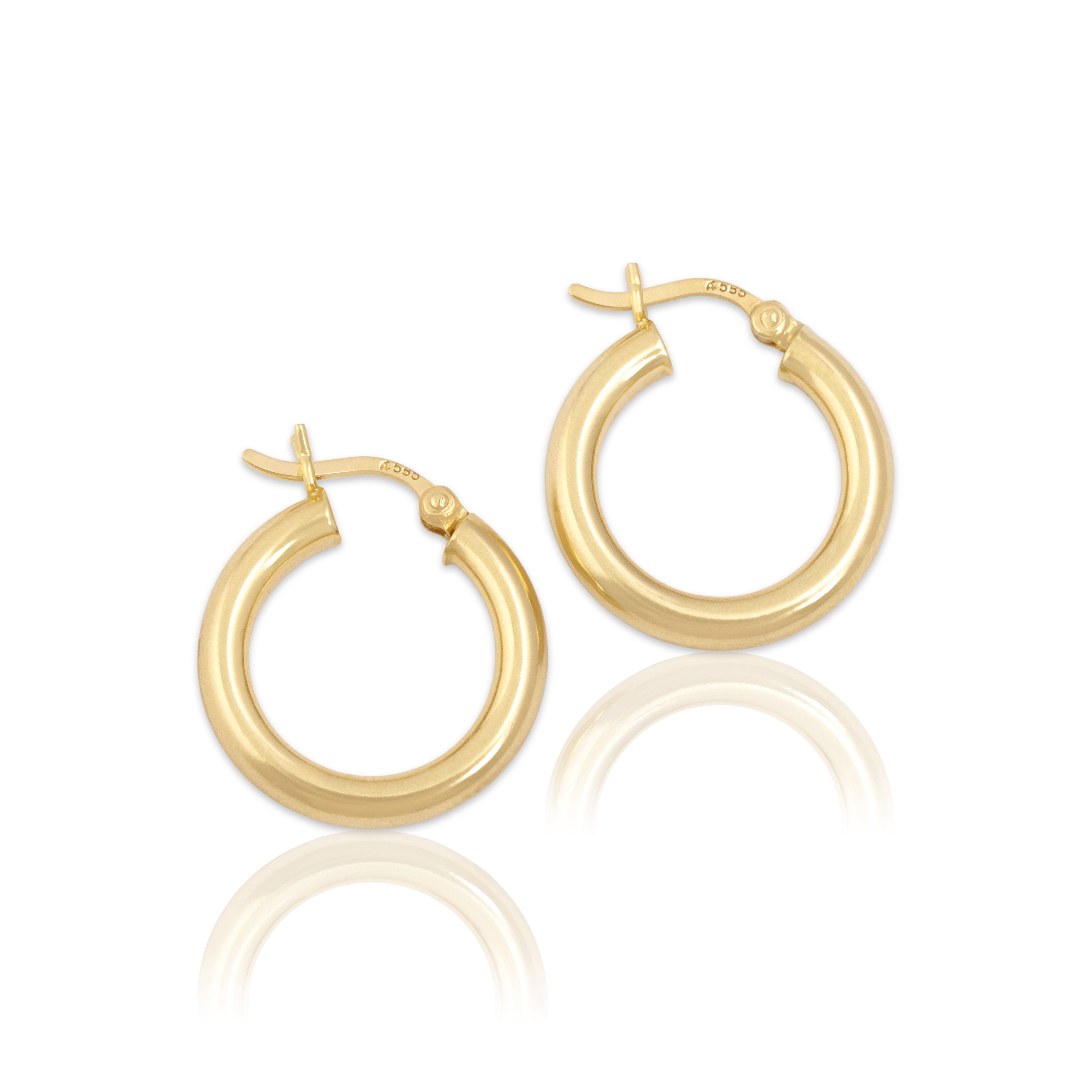 Vintage 14k Yellow Gold Essential Everyday Hoop Earrings - Close-up view