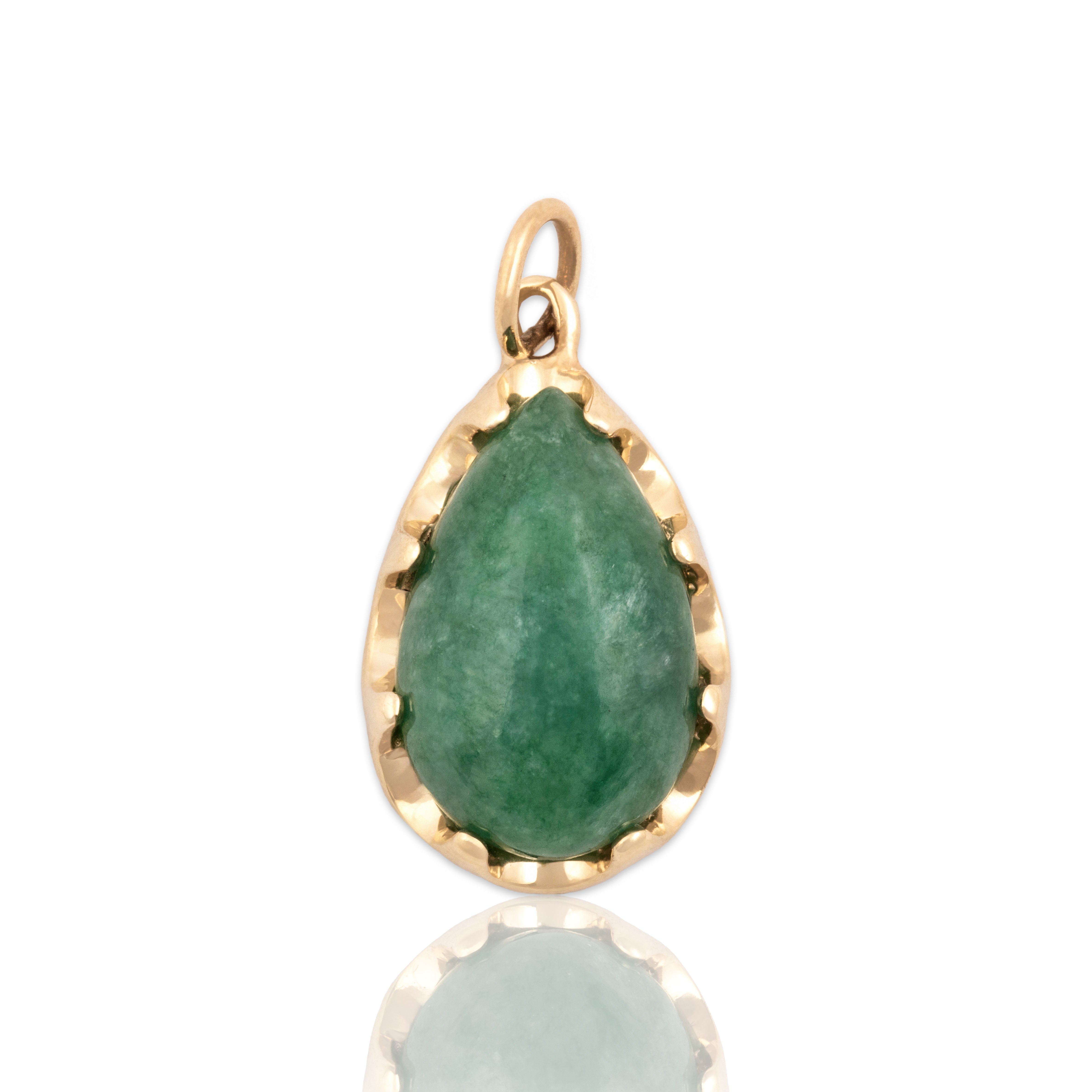 Vintage 14k Yellow Gold 4.33ct Jade Scalloped Pear Pendant