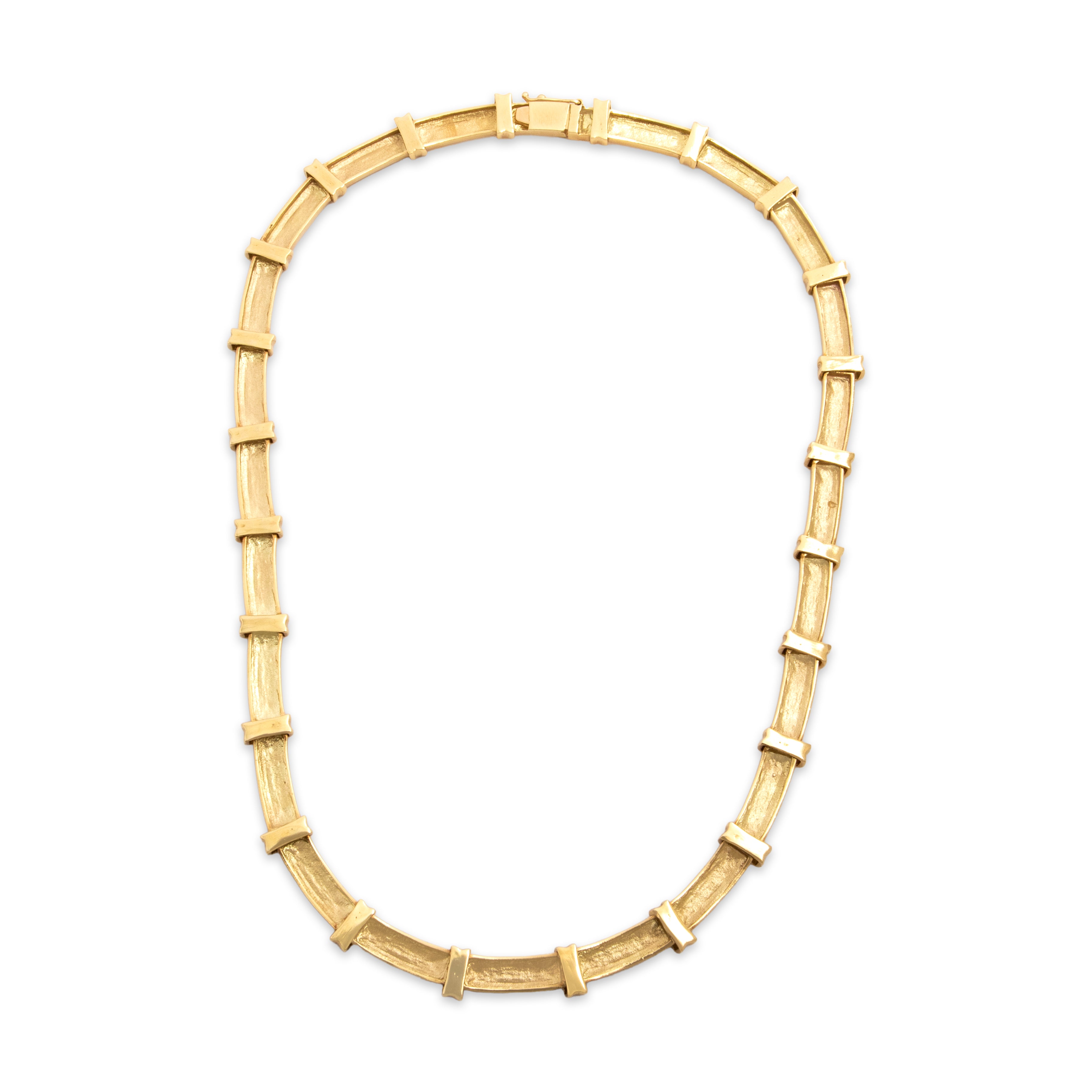 Vintage Heavy 18k Yellow Gold Hammered Link Necklace - Back view