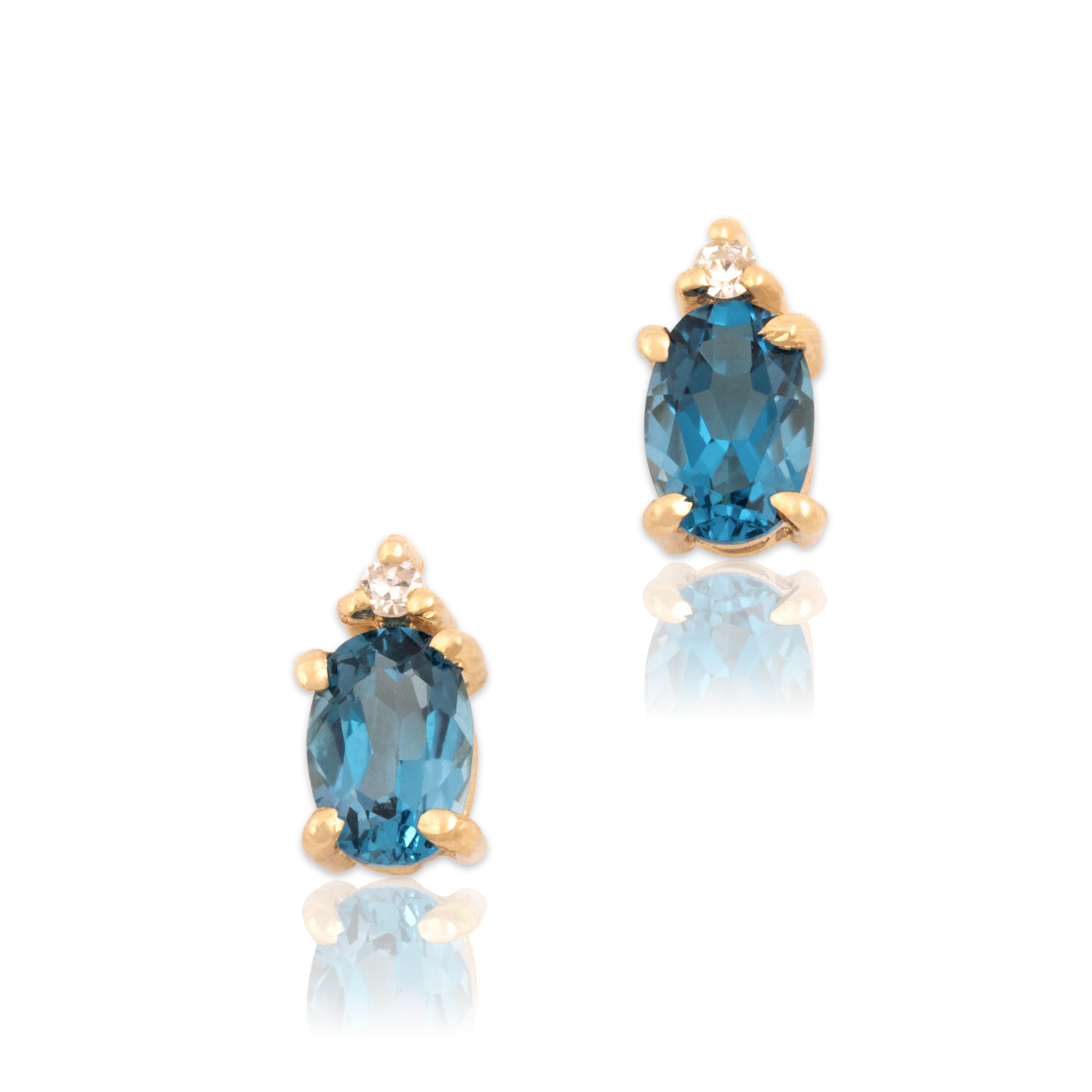 Vintage 14k Yellow Gold 1.07cttw London Blue Topaz Diamond Sparkling Ocean Drop Stud Earrings - Close-up view
