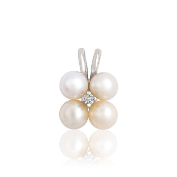 Vintage Small 14k White Gold Pearl Diamond Elegant Quatrefoil Pendant