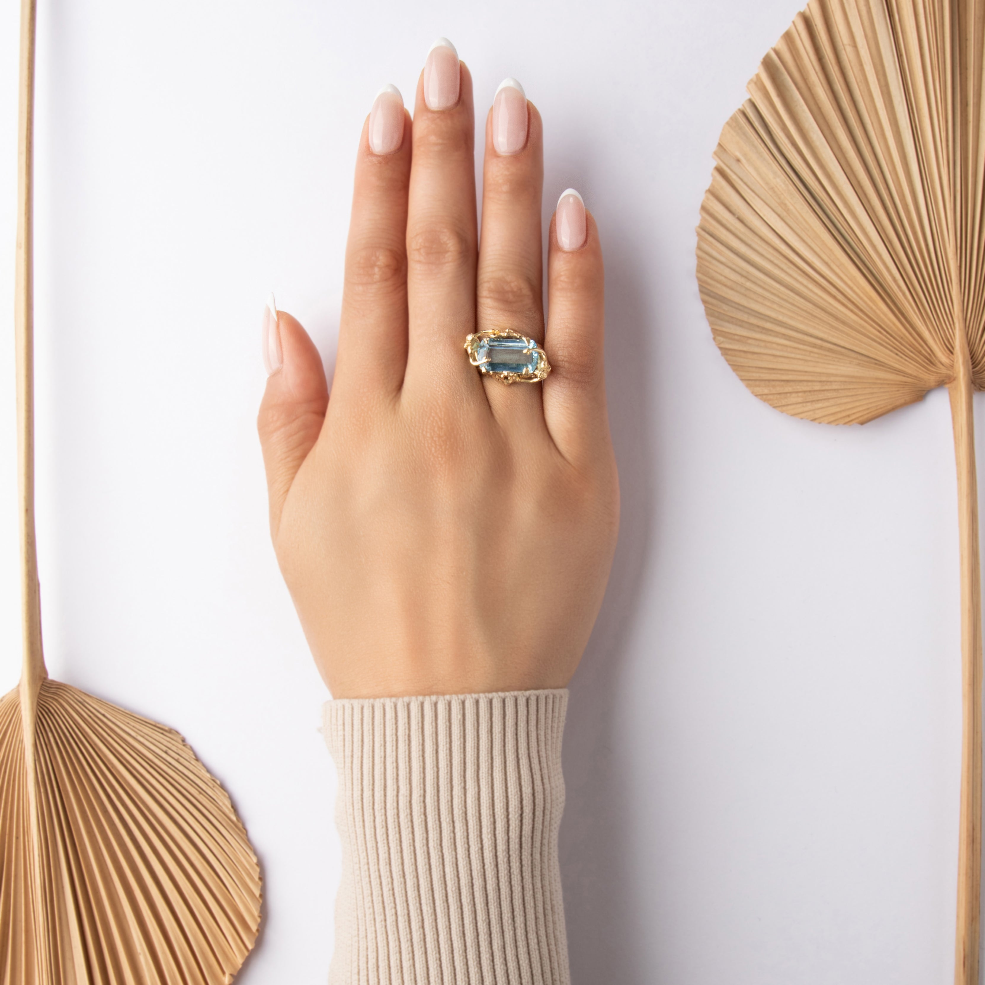 Vintage Italian 14k Yellow Gold 6.9ct Blue Topaz Fabulous Figural Poolside Sirens Ring - On model view