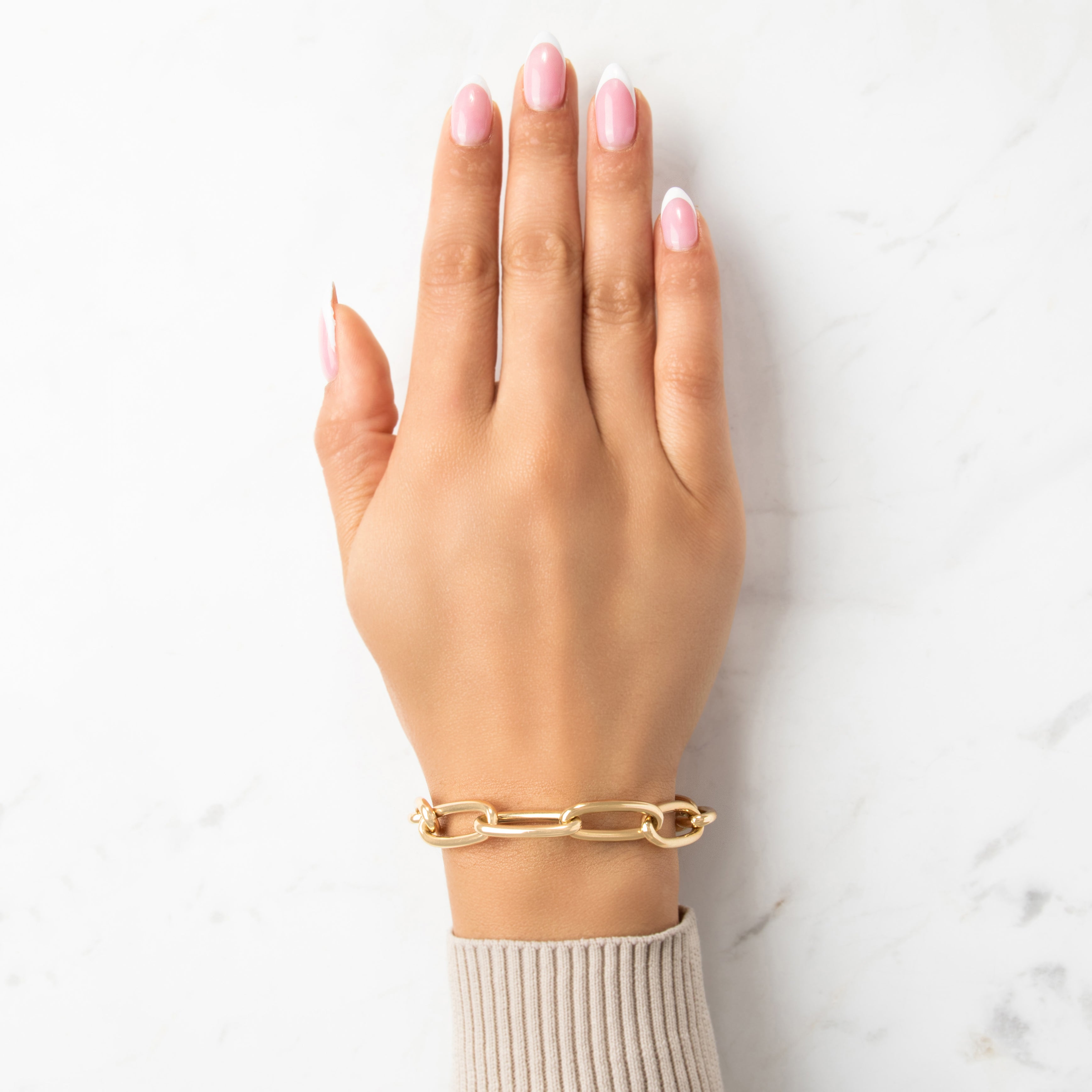 Vintage Italian 14k Yellow Gold Chic Chunky Elongated Oval Link Bracelet - On model view